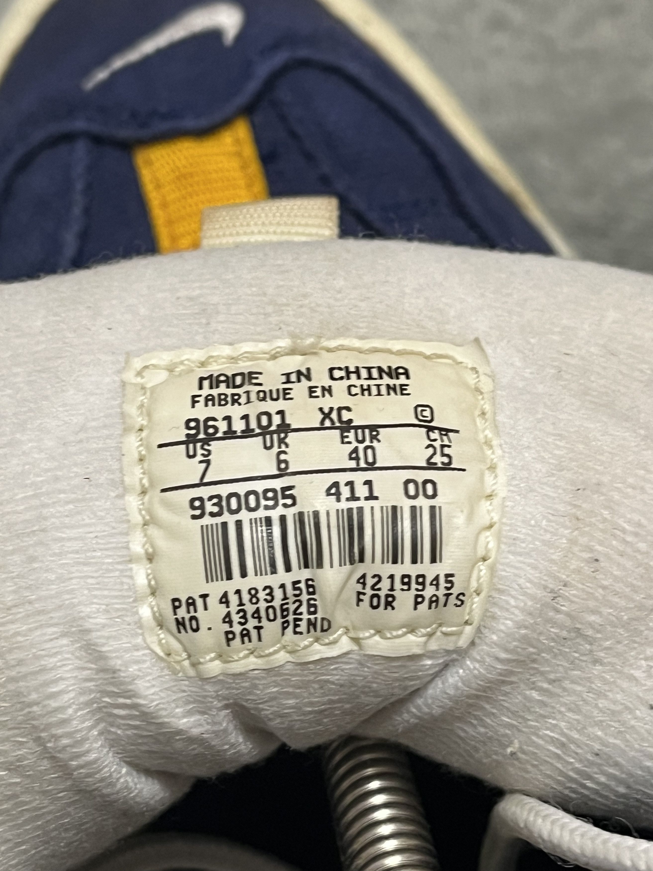 Nike × Vintage Vintage 1997 Nike Air B-Que Midnight Navy/White-Taxi US7 Size US 7 / EU 40 - 7 Thumbnail