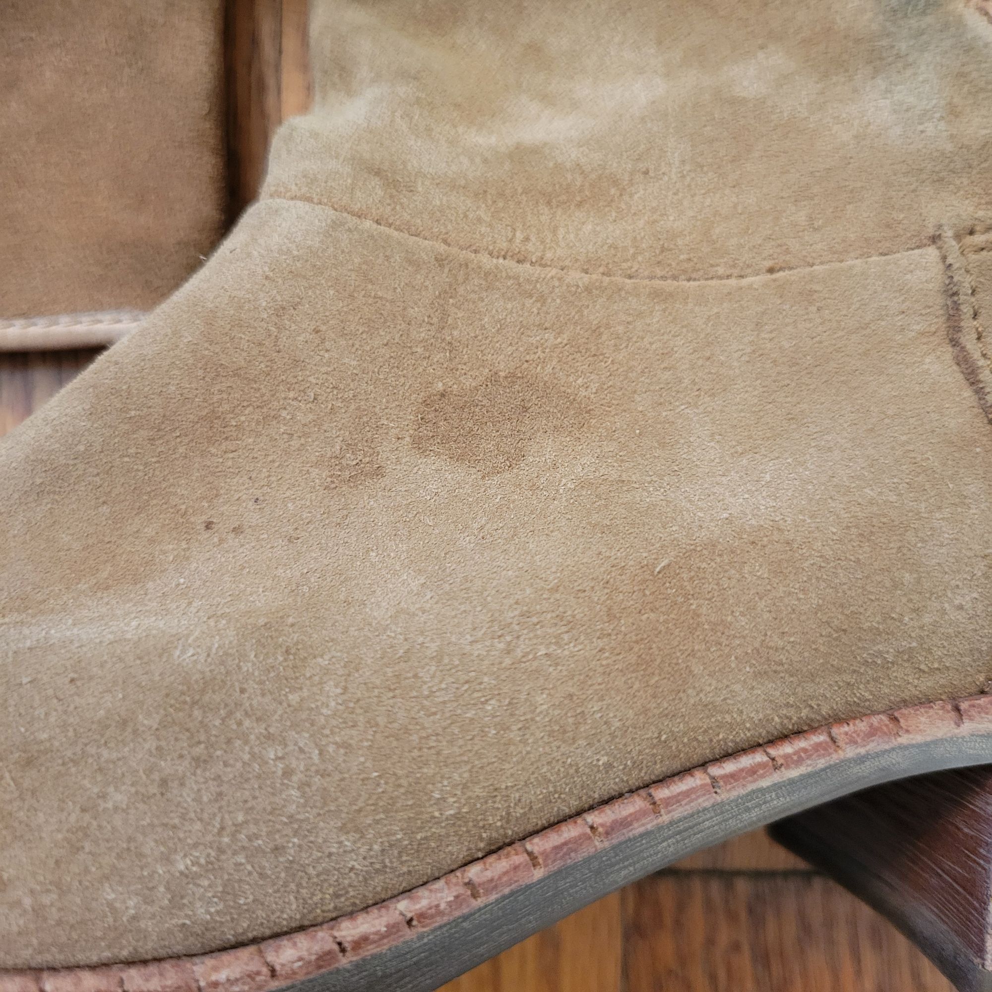 Ugg UGG Suede Leather Ankle Boots 7 Sheepskin Insole 1004367 DAR Size US 7 / IT 37 - 9 Thumbnail