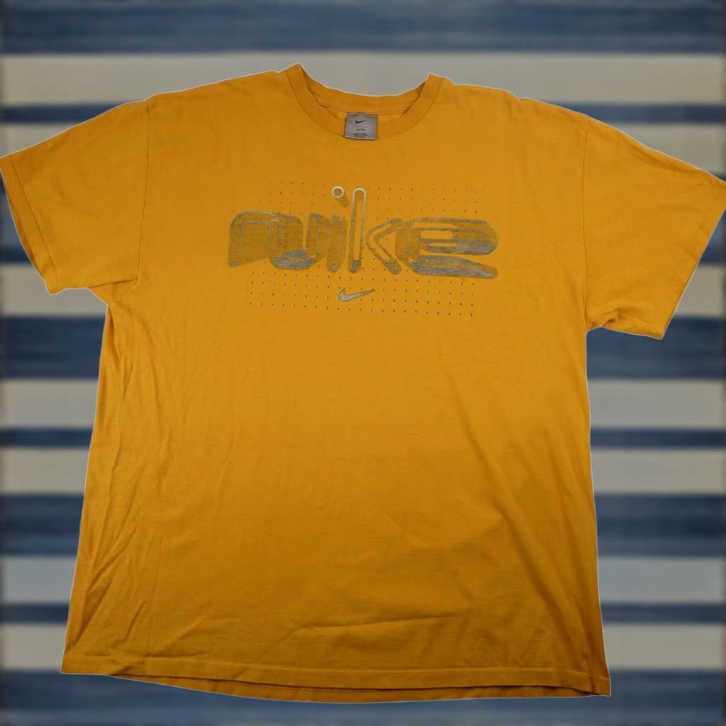 Nike VINTAGE Nike Mens XL T Shirt Yellow 3D Graphic Spellout Shirt Mens XL Yellow Nike Shirt 90s Size US XL / EU 56 / 4 - 1 Thumbnail