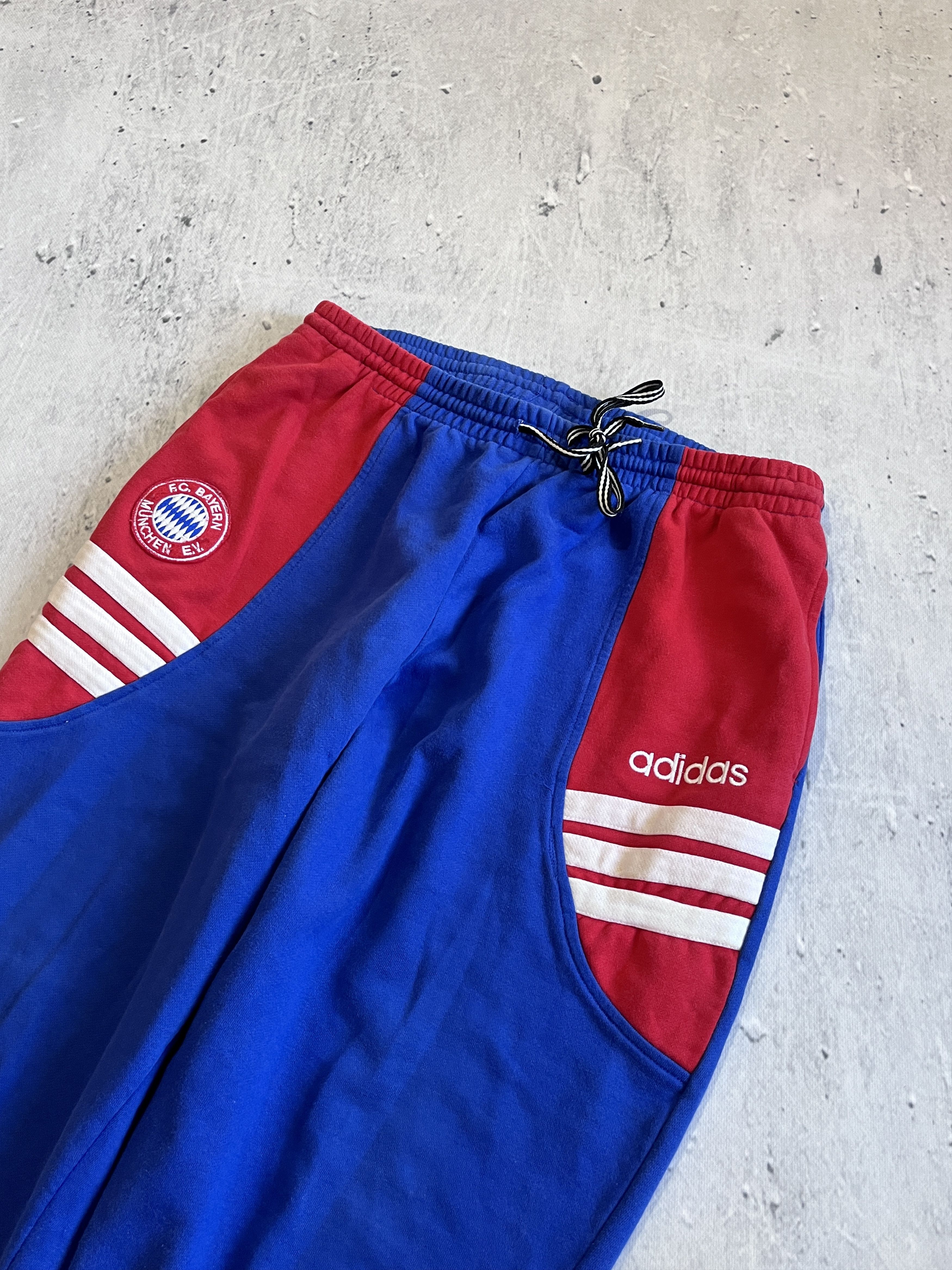 Adidas ADIDAS BAYERN MUNICH VINTAGE 90S FOOTBALL SOCCER TRACKSUIT Size US L / EU 52-54 / 3 - 6 Thumbnail