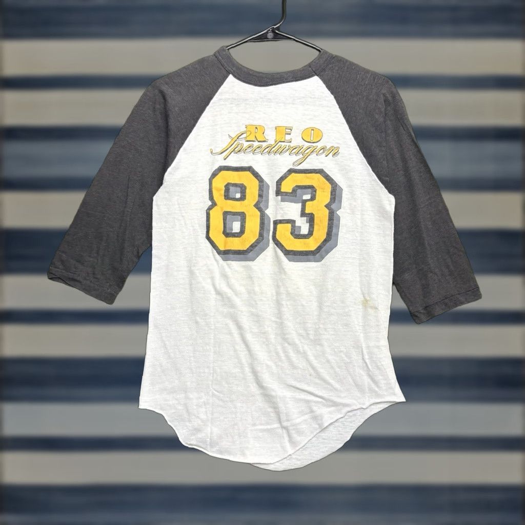 Vintage VINTAGE Reo Speedwagon Band Shirt Mens S Raglan 1982 80s Graphic Print White Cotton Polyester T-Shirt USA Mens Size US S / EU 44-46 / 1 - 1 Thumbnail