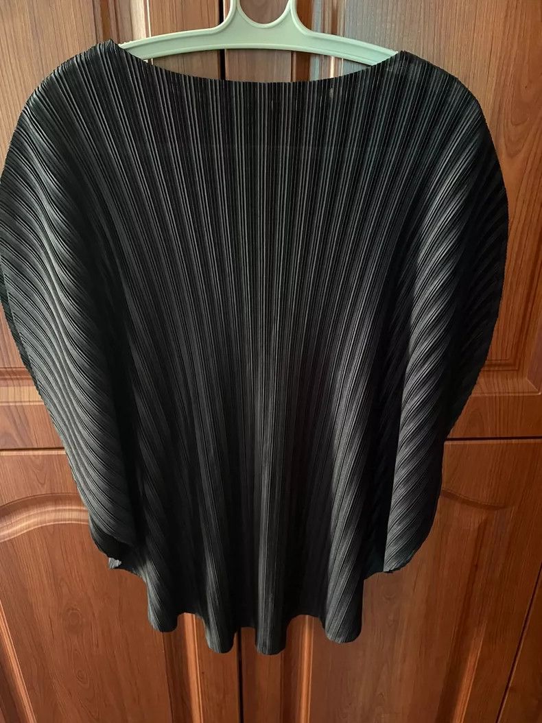 Issey Miyake Issey Miyake size:3 Black ribbed round top Size S / US 4 / IT 40 - 2 Thumbnail