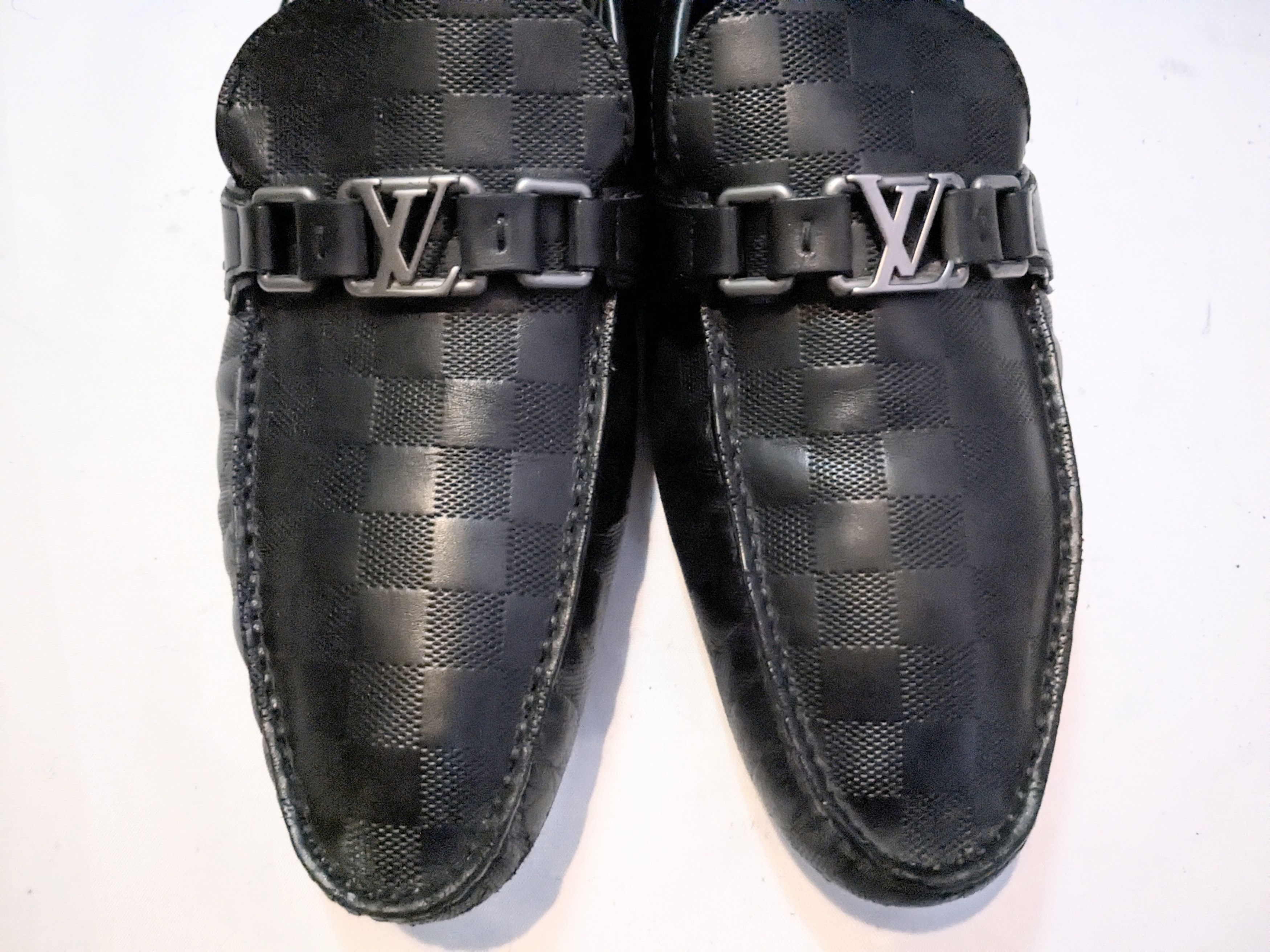 Louis Vuitton Louis Vuitton Driving Loafers Black 11 Leather LV Buckle Size US 11 / EU 44 - 4 Thumbnail