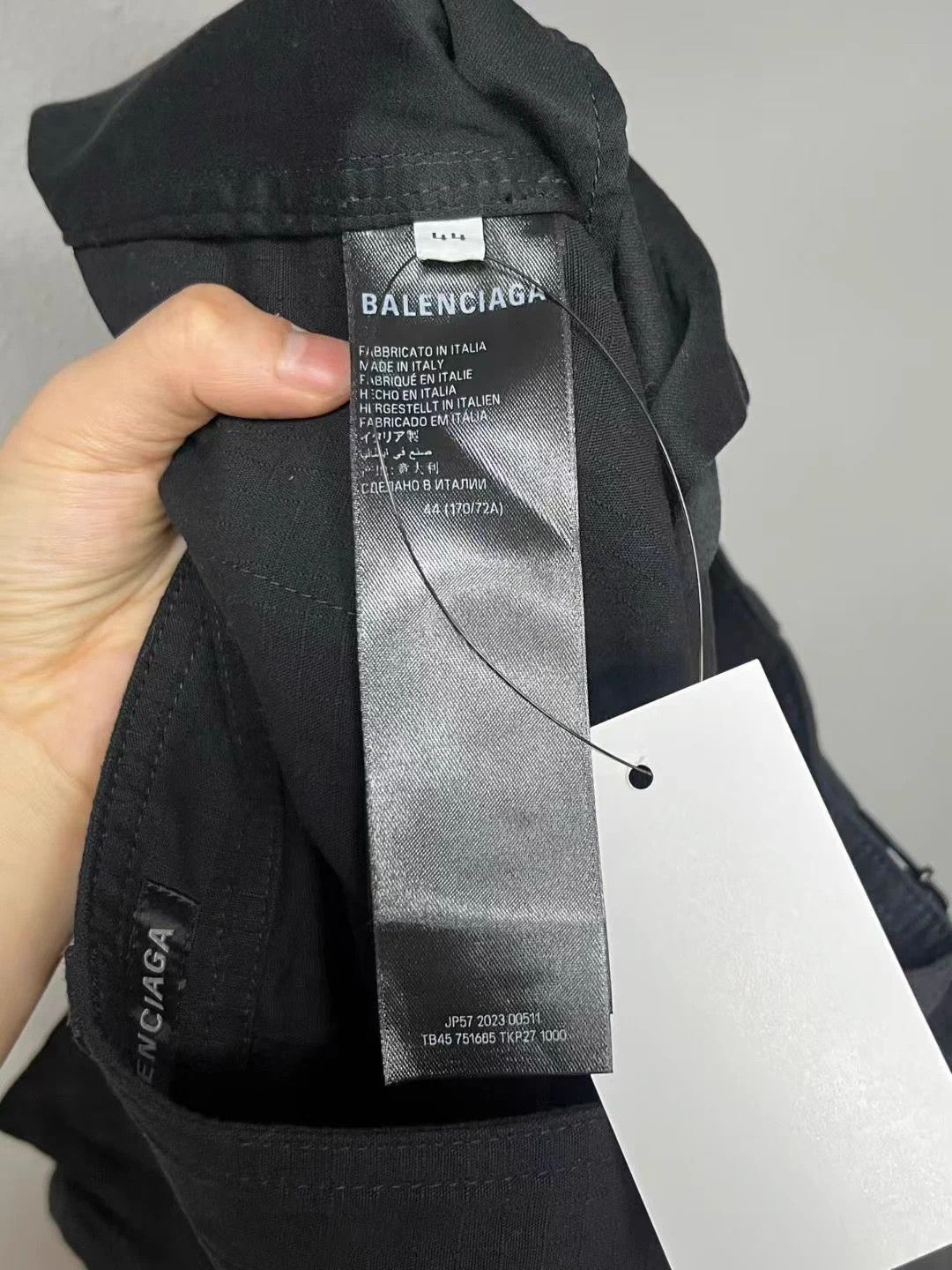 Balenciaga Balenciaga cargo shorts Size 26" / US 2 / IT 38 - 3 Thumbnail