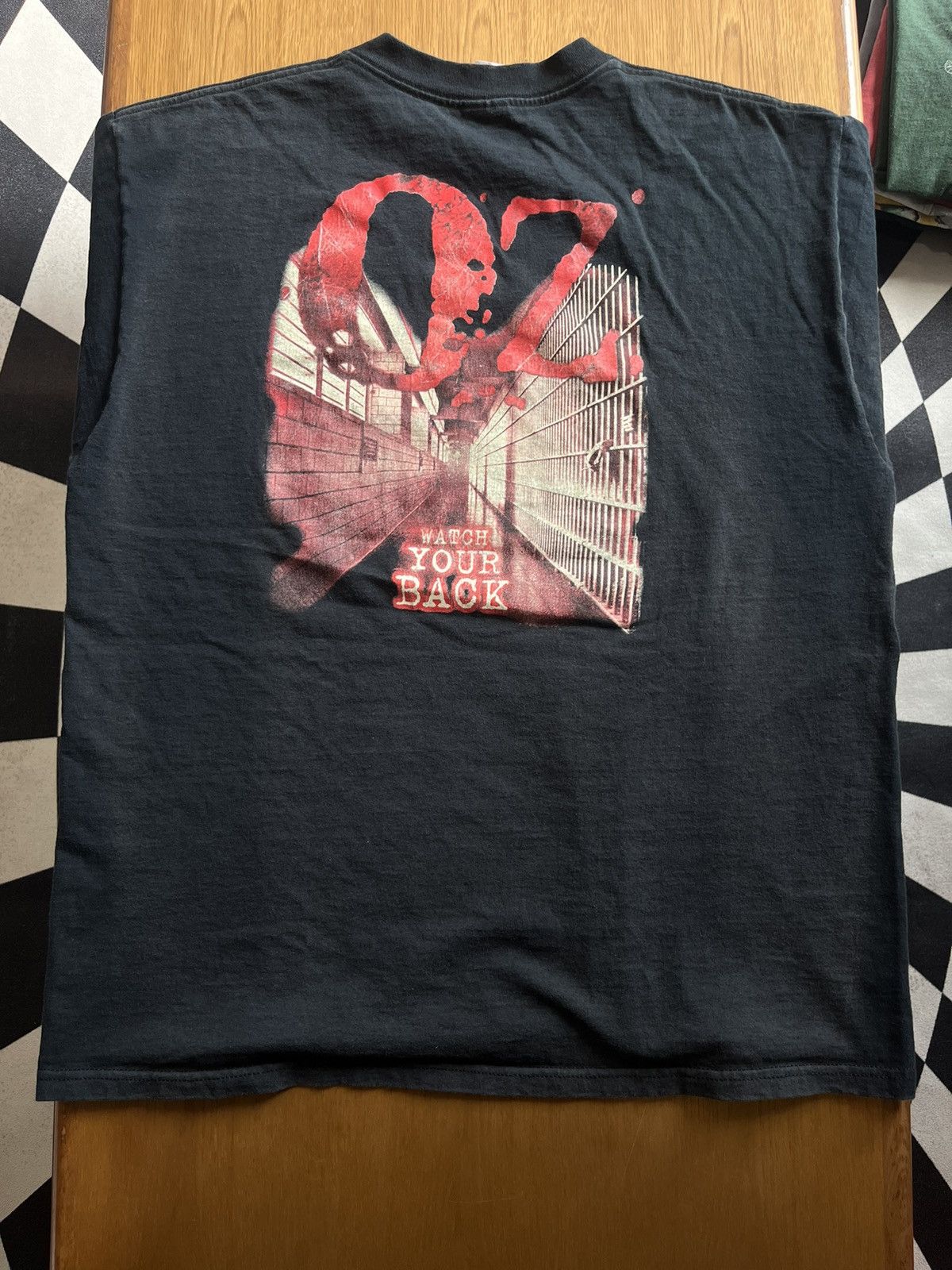 Vintage Vintage OZ Watch Your Back HBO Tv 1998’-2003’s Tshirt Size US XL / EU 56 / 4 - 8 Thumbnail
