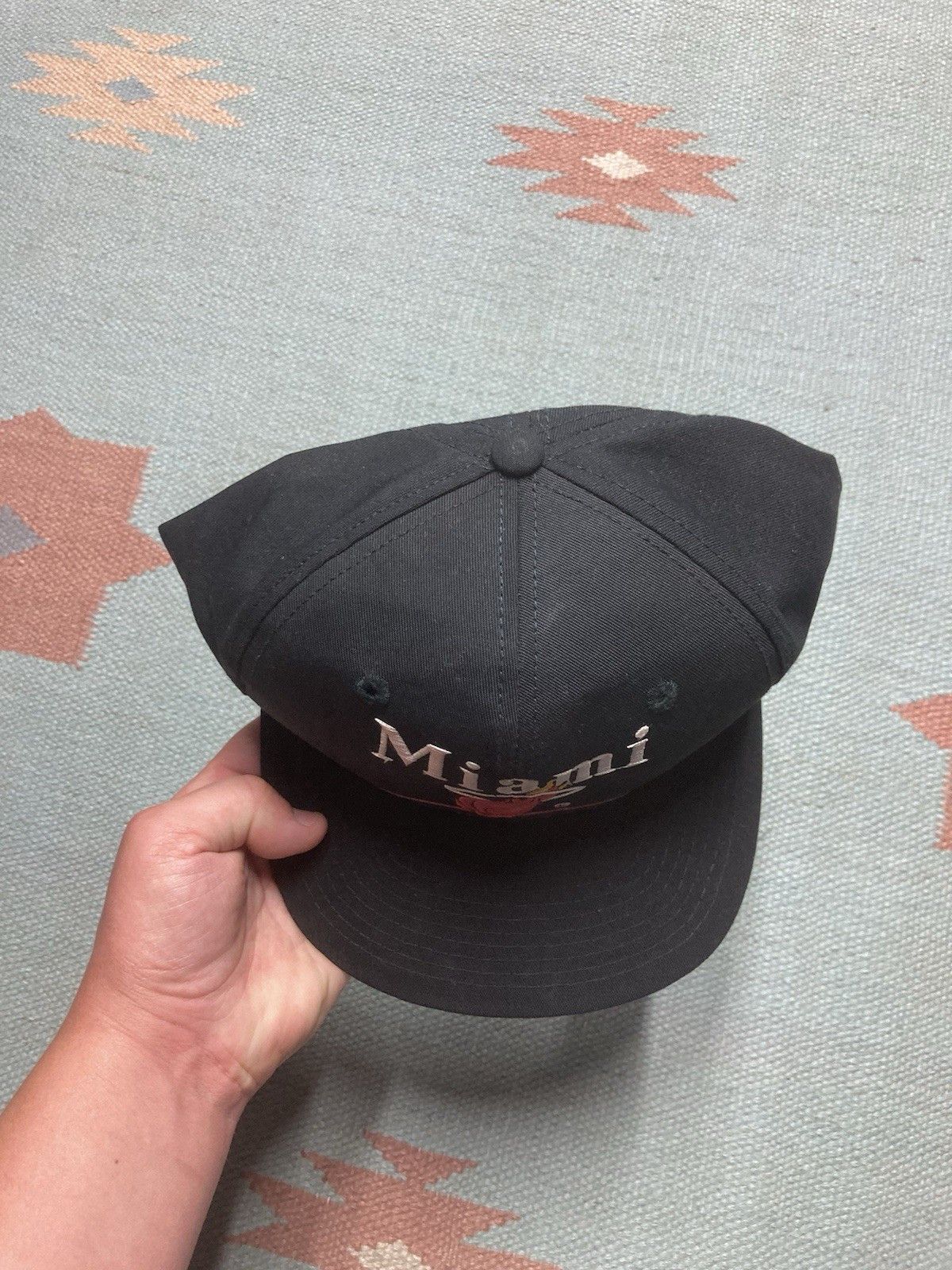 Vintage SnapBack hat Miami heat twins logo black dome basketball NBA Size ONE SIZE - 3 Thumbnail