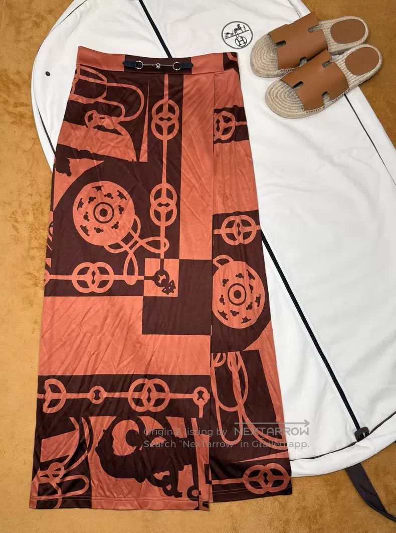 Hermes Hermes Red Color Blocked Horse Silk Long Skirt Size 24" / US 00 / IT 34 - 1 Thumbnail