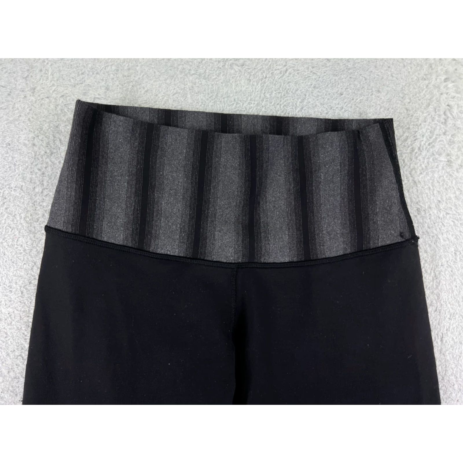 Lululemon Lululemon Leggings Womens 6 Black Gray High Rise Pockets Activewear Yoga Cross Training Dance 19in Inseam Womens Size 28" / US 6 / IT 42 - 5 Thumbnail