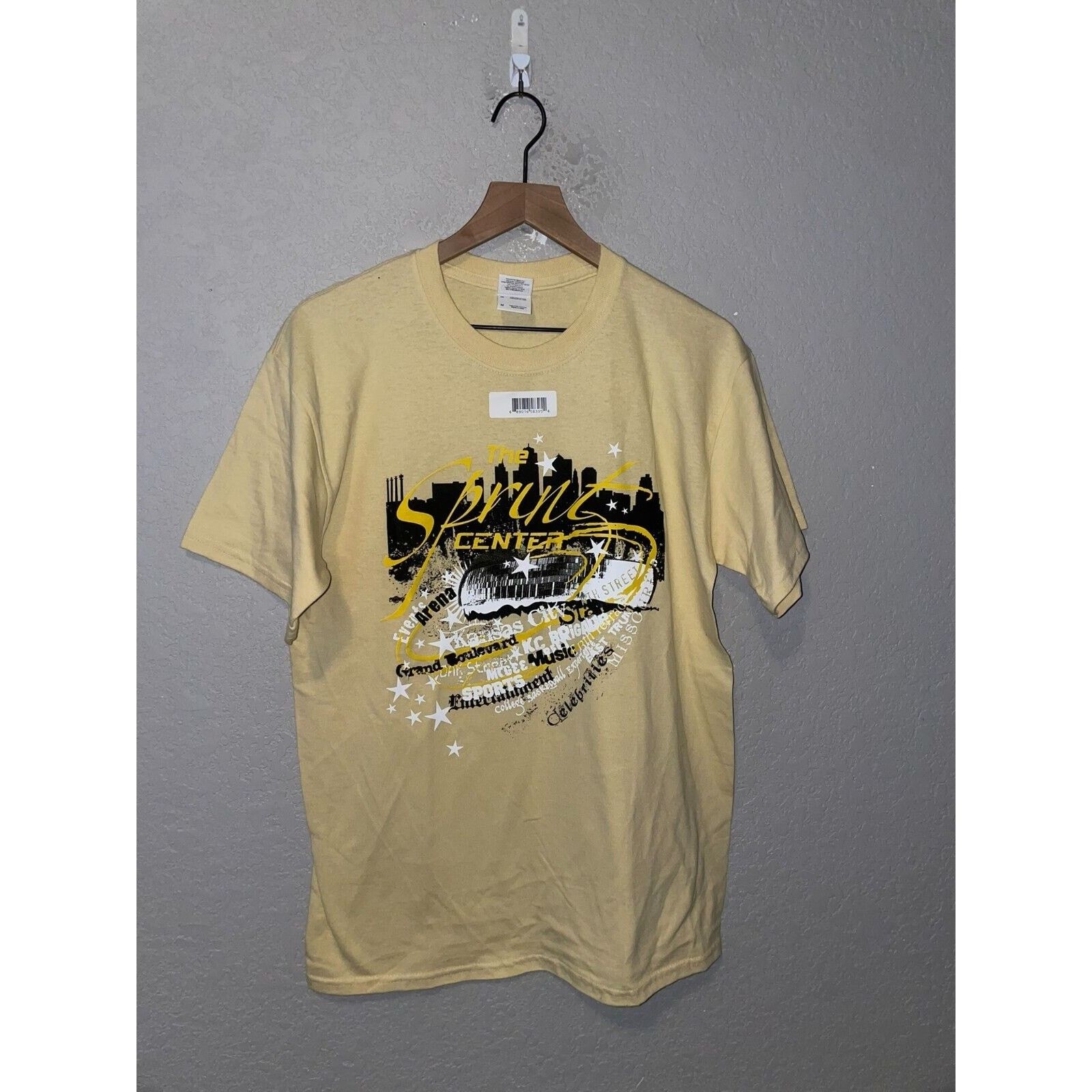 Gildan Vintage Sprint Center Shirt Events Arena Yellow Tee Y2K M Size US M / EU 48-50 / 2 - 1 Thumbnail