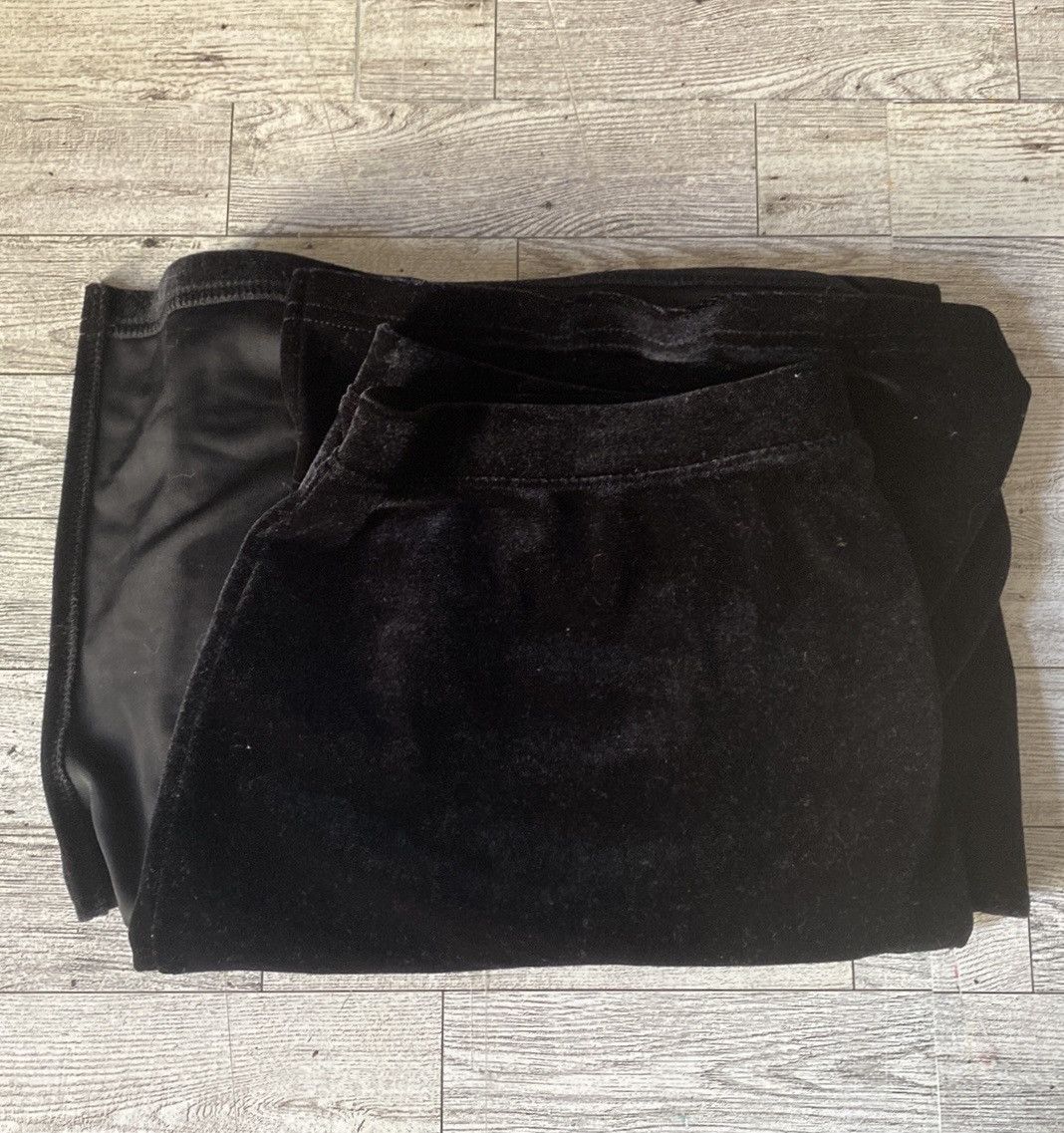 Vintage Islander, Vintage, Basic, Black Velvet, Midi/Maxi Skirt Size 30" / US 8 / IT 44 - 9 Thumbnail