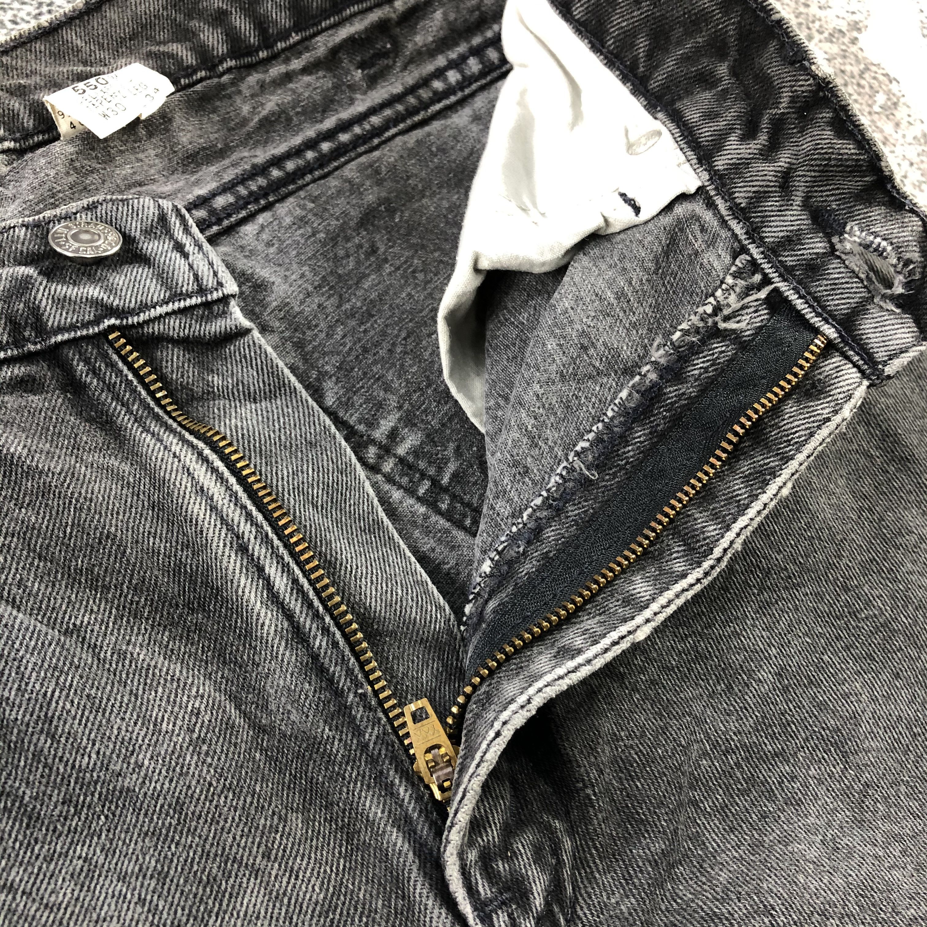 Levi's Vintage 90s Levis 550 Jeans Distress Black Denim KJ901 Size US 29 - 11 Thumbnail
