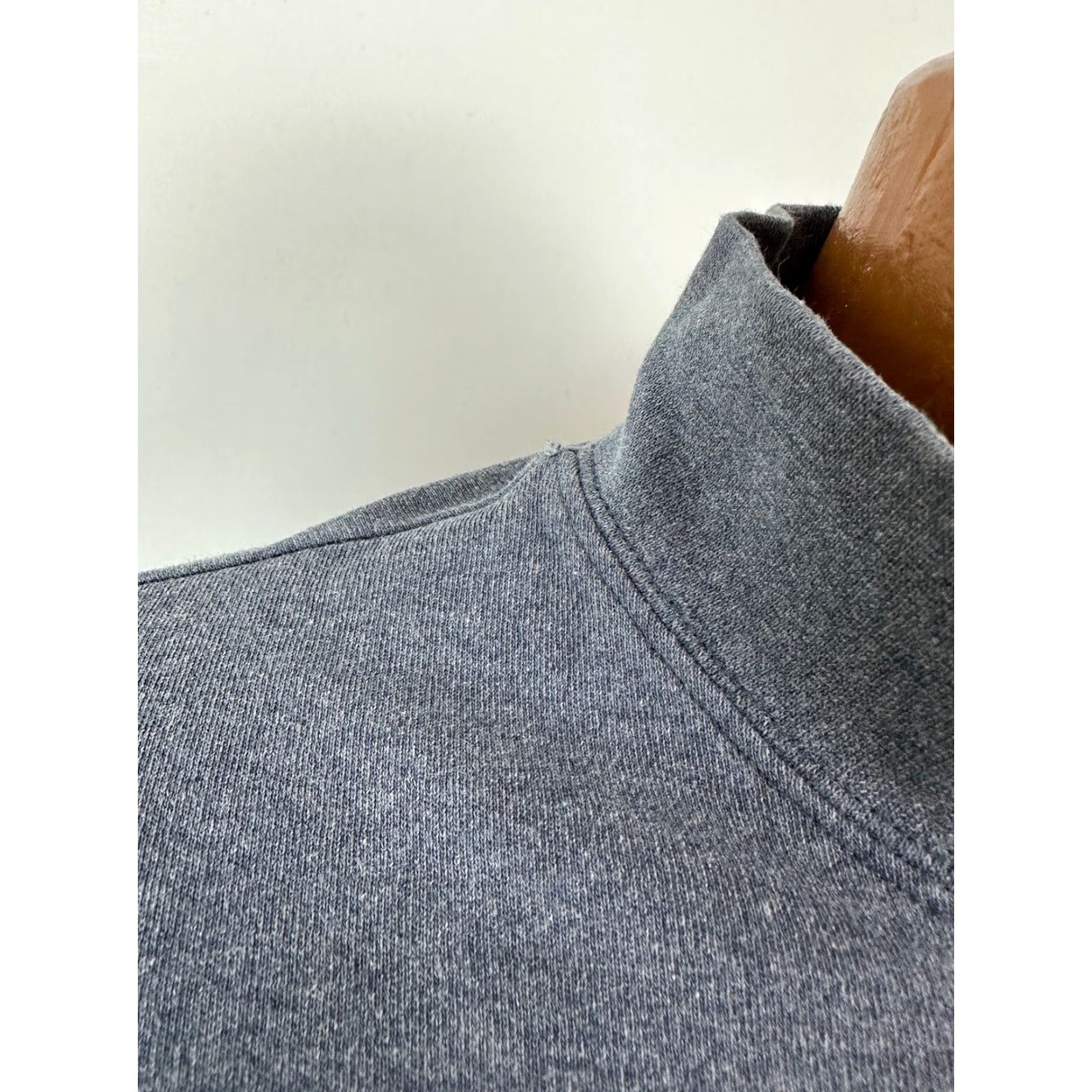 Roundtree & Yorke VINTAGE Roundtree & Yorke Mock Neck T-Shirt Men Large Distressed 90s Casual Heather Blue Cotton Heavyweight 1990-1999 Size US L / EU 52-54 / 3 - 4 Thumbnail