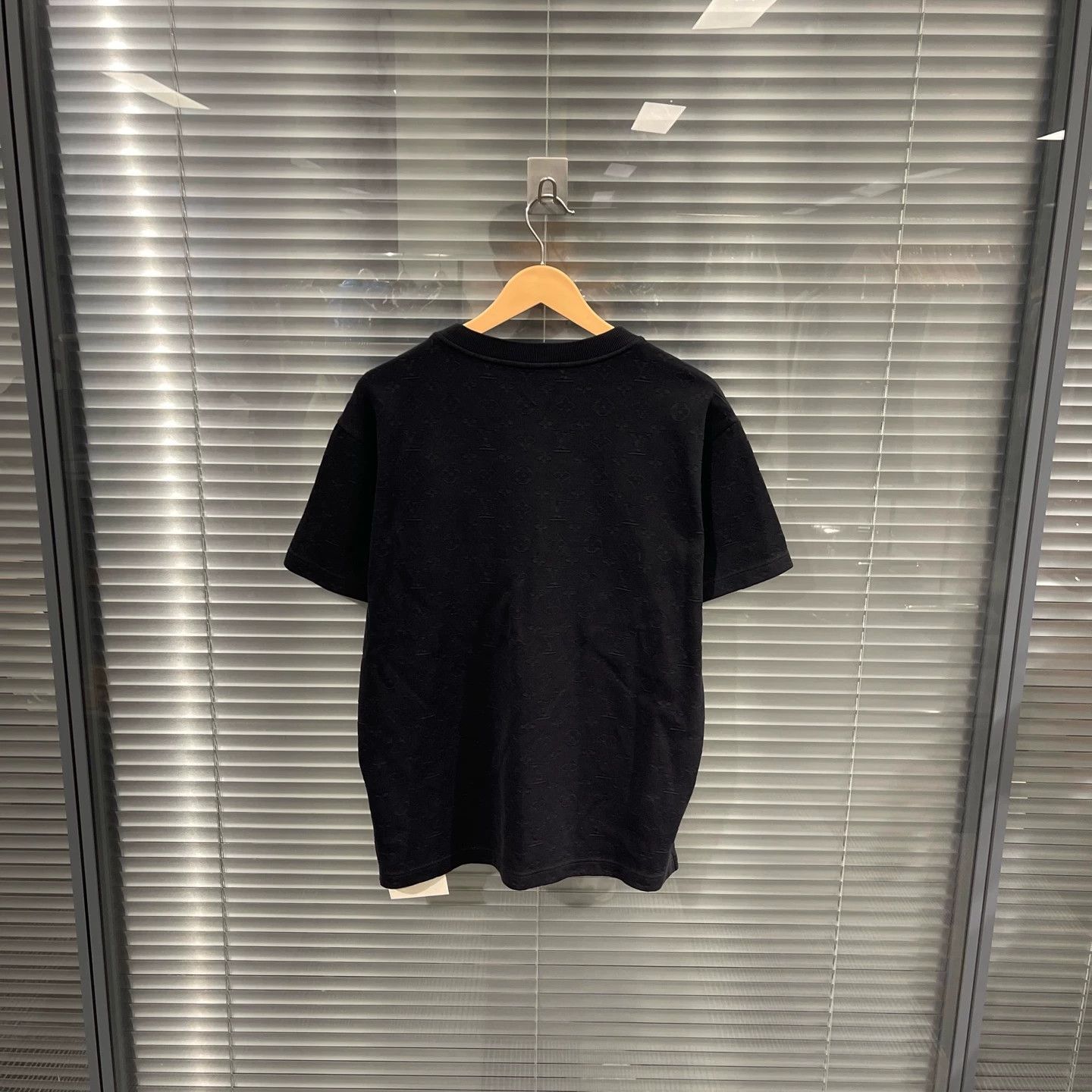 Louis Vuitton LV Black Monogram All-Over Print Short Sleeve Tee Size US M / EU 48-50 / 2 - 2 Thumbnail