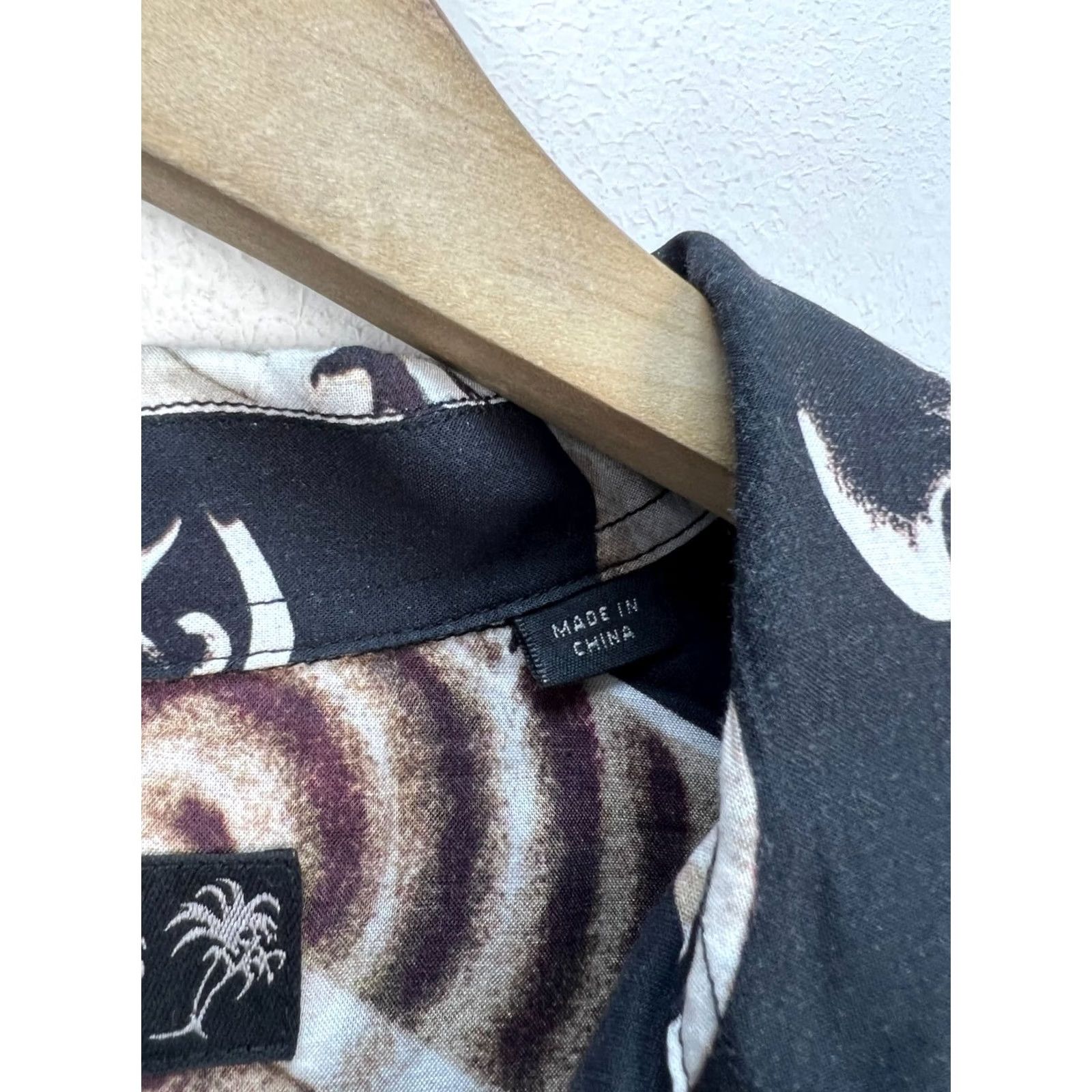 Allsaints AllSaints Tiger Floral Hawaiian Shirt Long Sleeve Viscose Beast Akita Print Mens Size US S / EU 44-46 / 1 - 5 Thumbnail