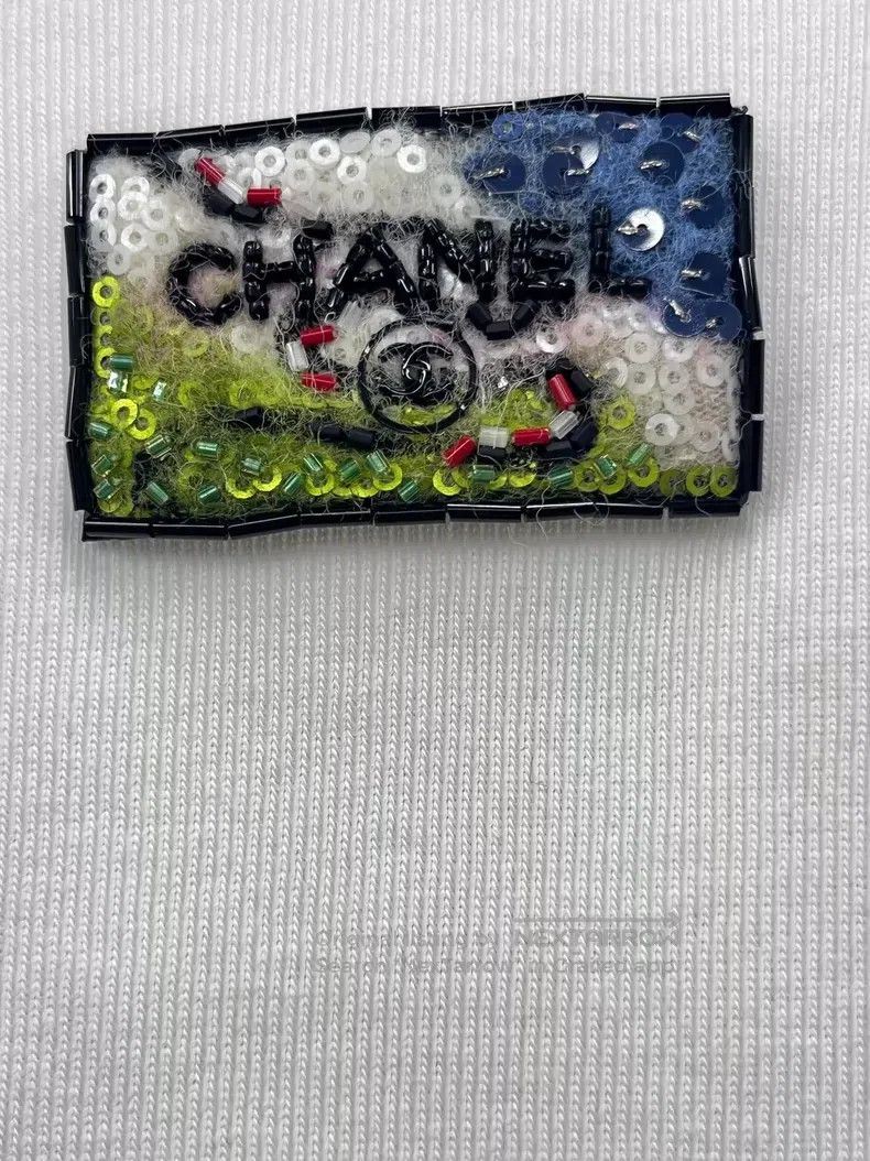 Chanel Chanel White short-sleeved T-shirt with studded bead embro Size XS / US 0-2 / IT 36-38 - 2 Thumbnail