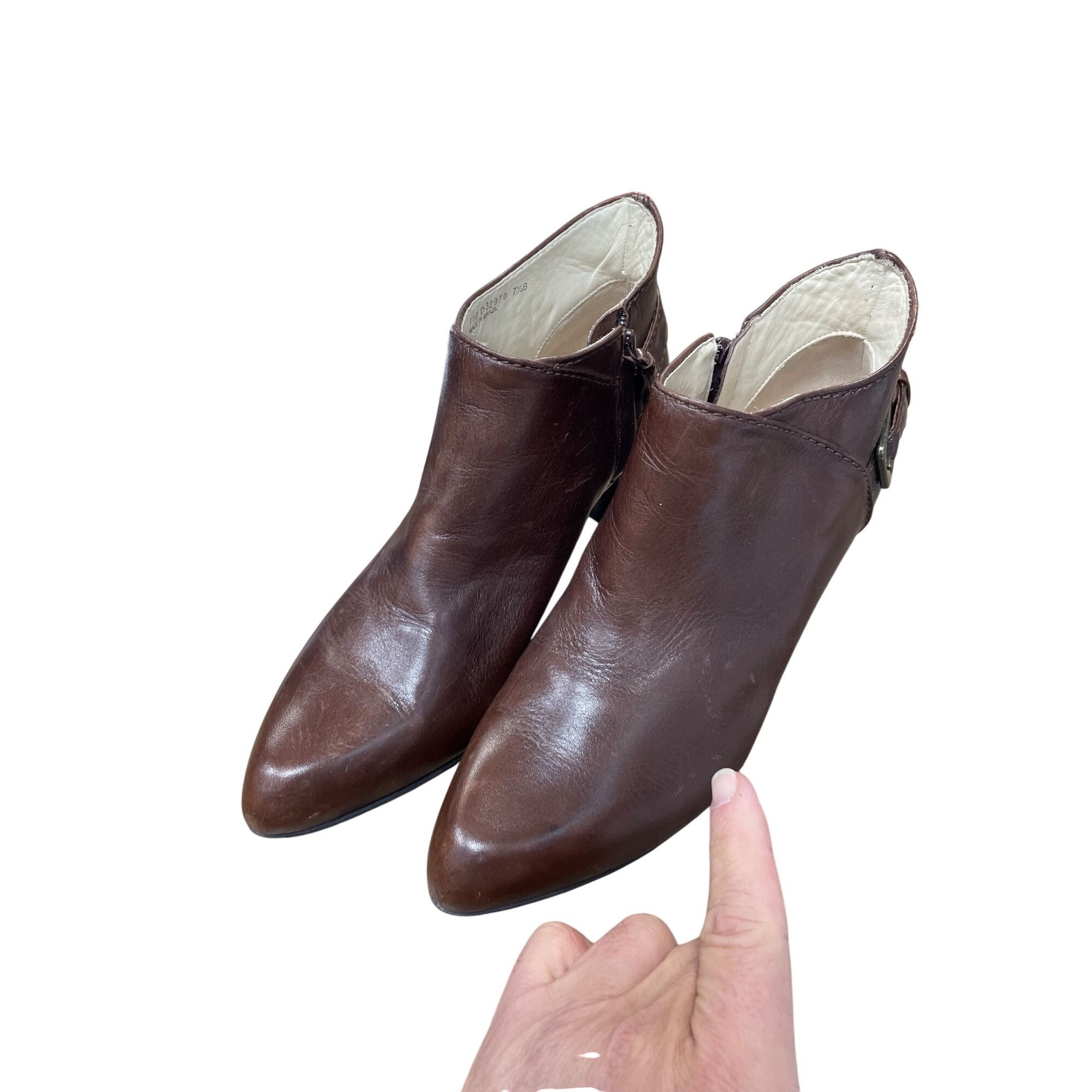 Cole Haan Cole Haan womans brown leather Kitt heels ankle boots Sz 7.5 Size US 7.5 / IT 37.5 - 11 Thumbnail