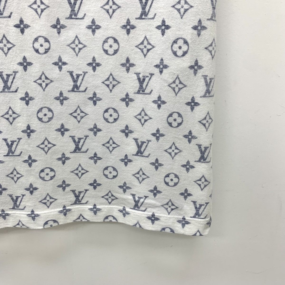 Louis Vuitton Louis Vuitton All-over Monogram Print Short Sleeve K26WX Size M / US 6-8 / IT 42-44 - 4 Thumbnail