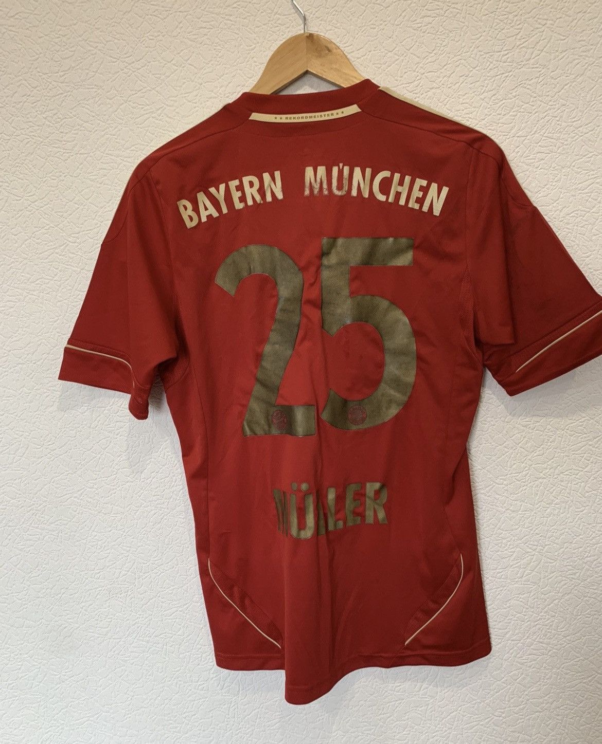 Adidas BAYERN MUNCHEN ADIDAS MULLER 2011/2012 HOME SOCCER JERSEY Size US S / EU 44-46 / 1 - 3 Thumbnail