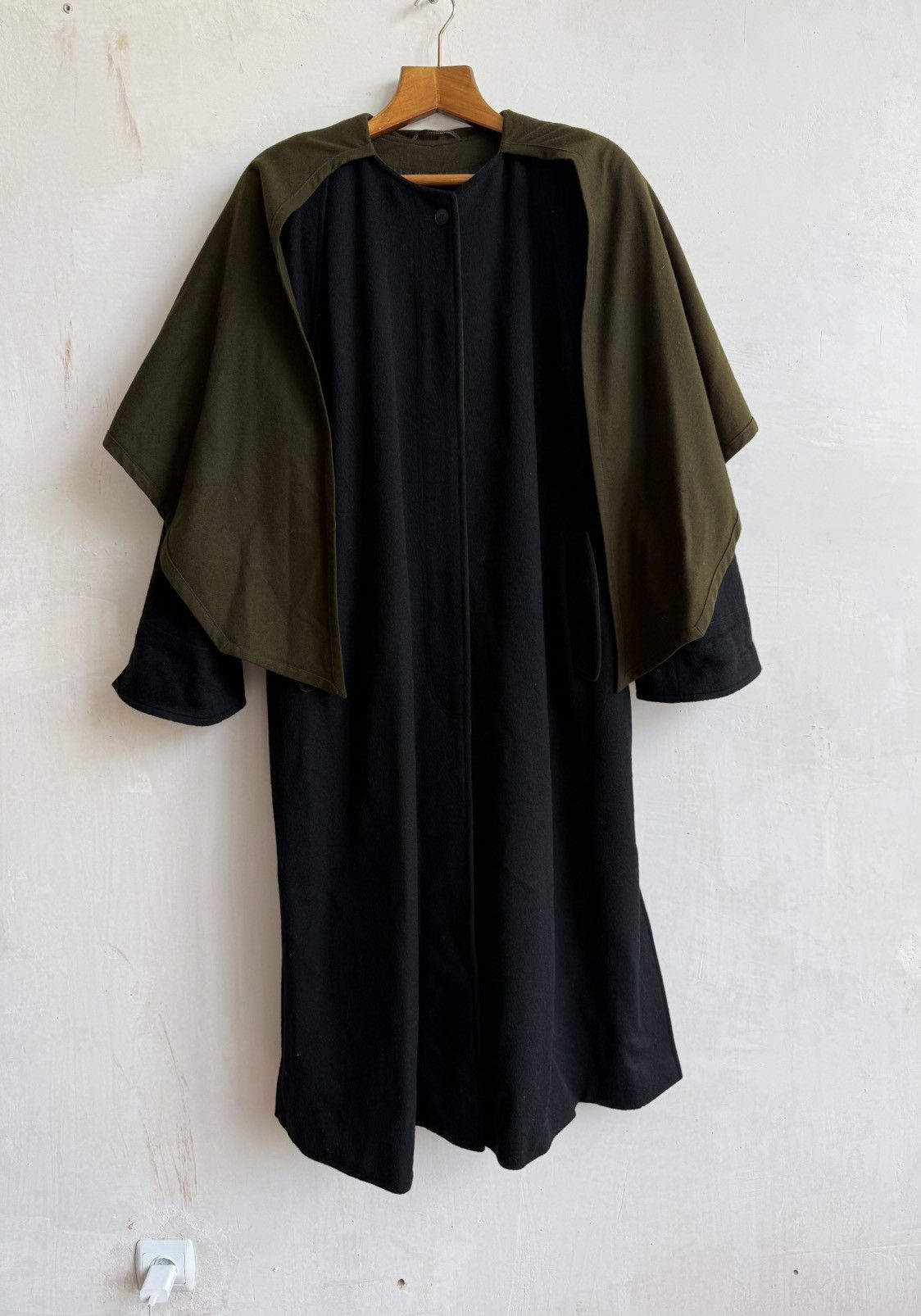 Schneiders Vintage Schneiders Salzburg Wool Coat with Green Cape Wool Size L / US 10 / IT 46 - 1 Thumbnail