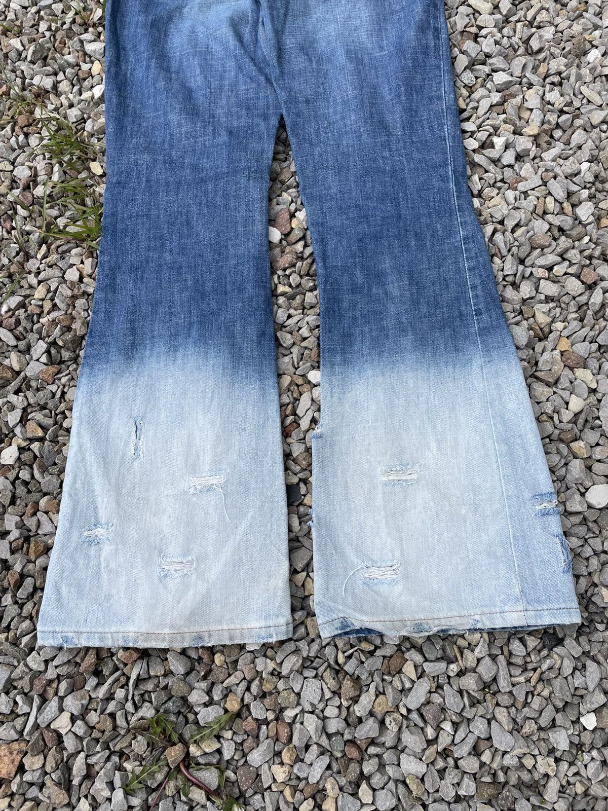 Dolce & Gabbana Vintage 00’s Dolce & Gabbana Flared Bootcut Distressed Jeans Size 27" / US 4 / IT 40 - 9 Thumbnail
