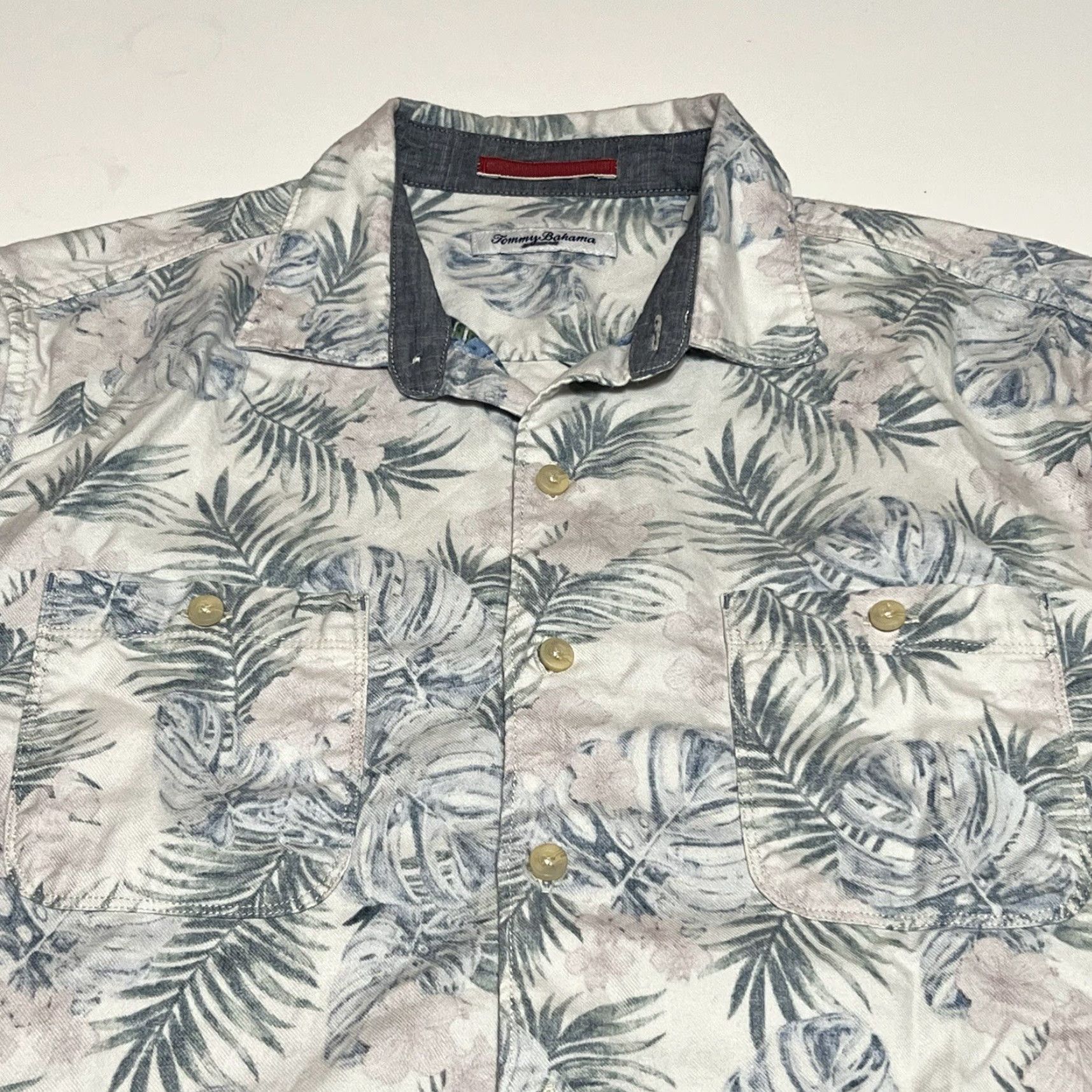 Tommy Bahama Tommy Bahama Hawaiin Floral Camp Button Front Shirt L Multicolor Short Sleeve Mens Regular Button-Up Hawaiian Floral Camp Shirt Size US L / EU 52-54 / 3 - 2 Thumbnail