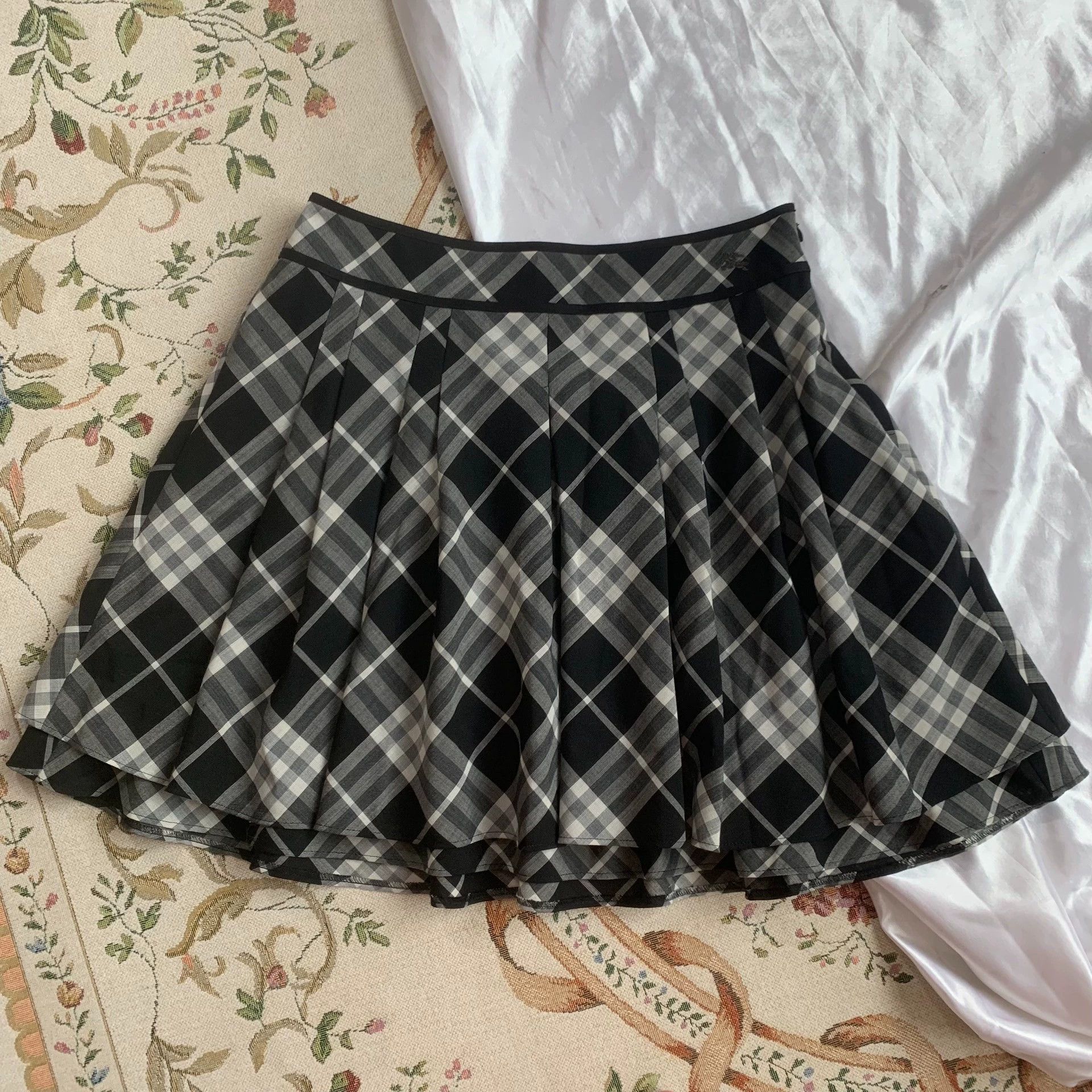 Burberry Burberry Checked Mini Skirt - dmc Size US 28 / EU 44 - 1 Thumbnail