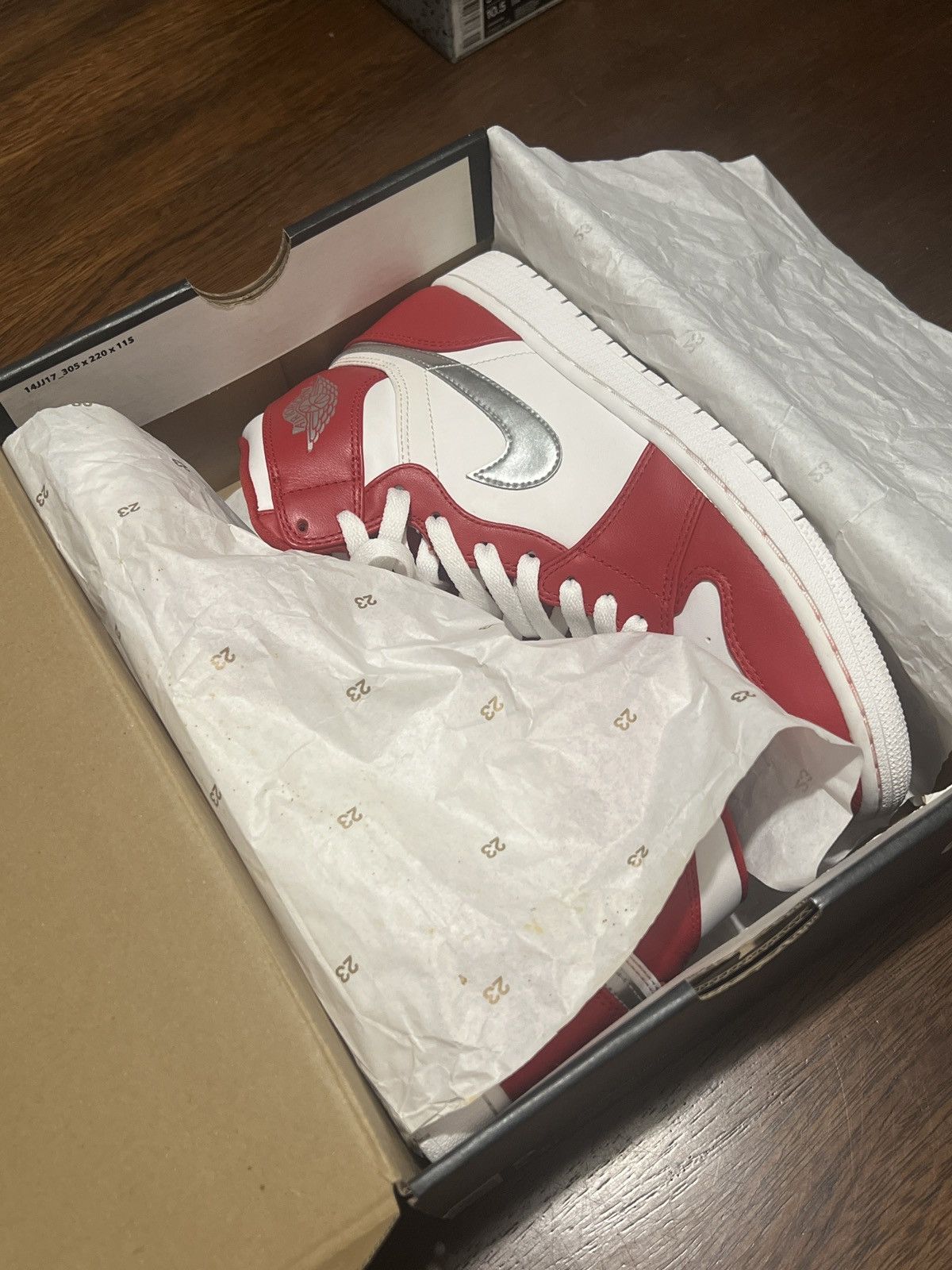 Nike Air Jordan 1 Retro High ‘Silver Medal’ 2016 Size US 9 / EU 42 - 16 Thumbnail