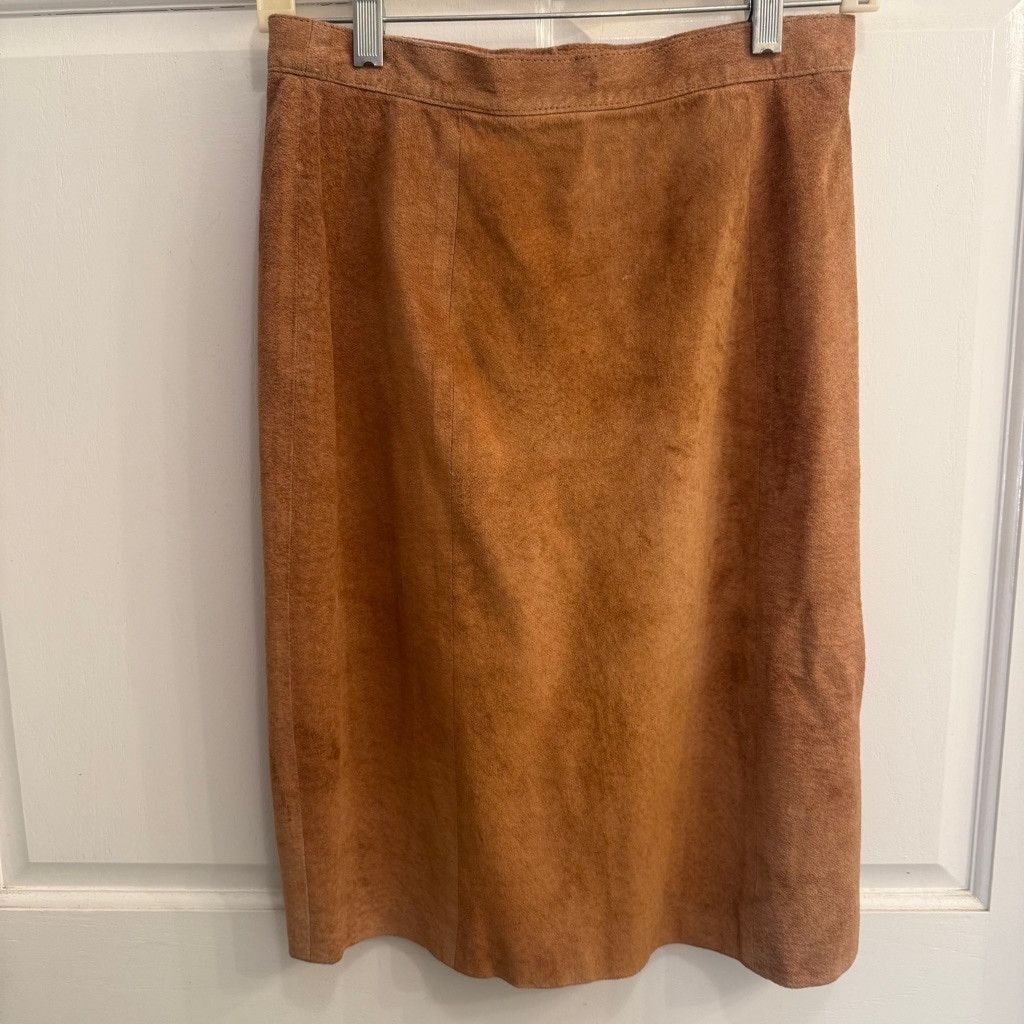 BB Dakota Vtg Women's BB Dakota Suede Skirt Size 7/8 Brown Size 28" / US 6 / IT 42 - 1 Thumbnail