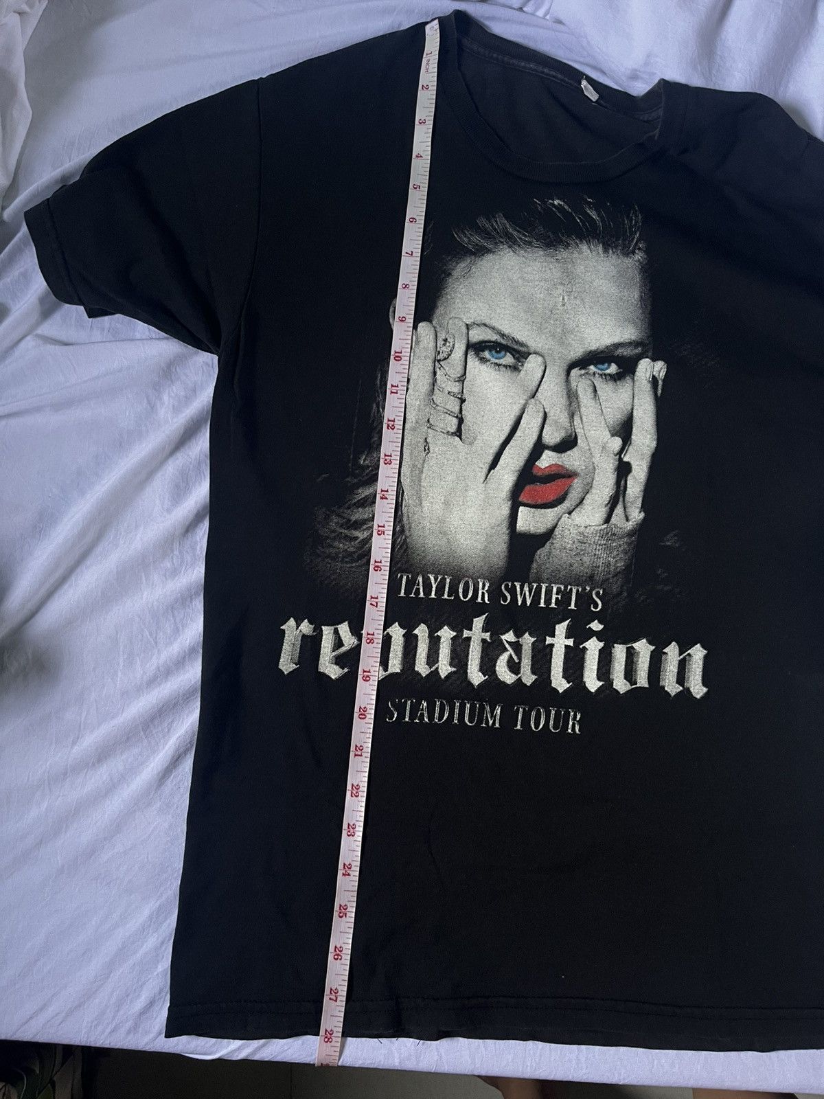 Vintage Taylor Swift official Reputation tour shirt Size US L / EU 52-54 / 3 - 3 Thumbnail