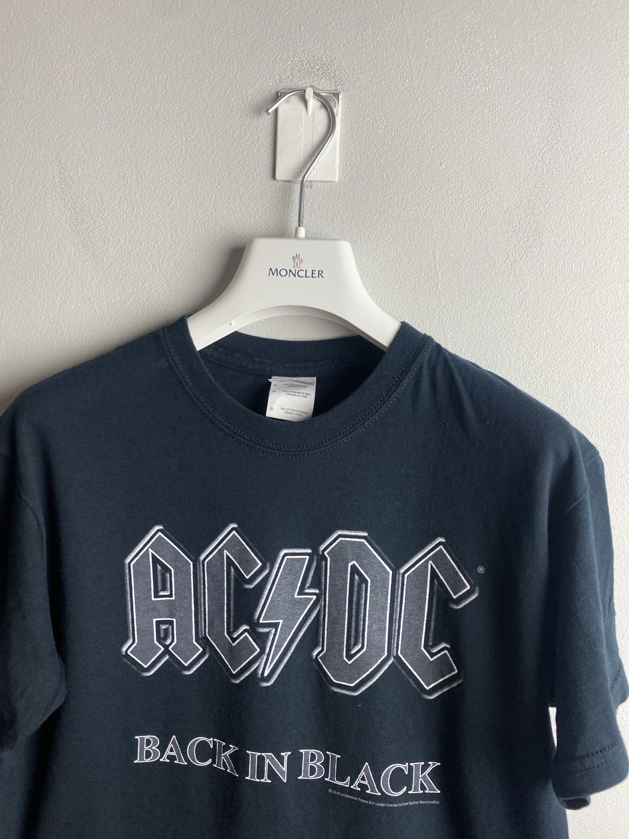 AC/DC × Band Tees ACDC Back in black printed t-shirt tee band rock 2010 Size US S / EU 44-46 / 1 - 2 Thumbnail