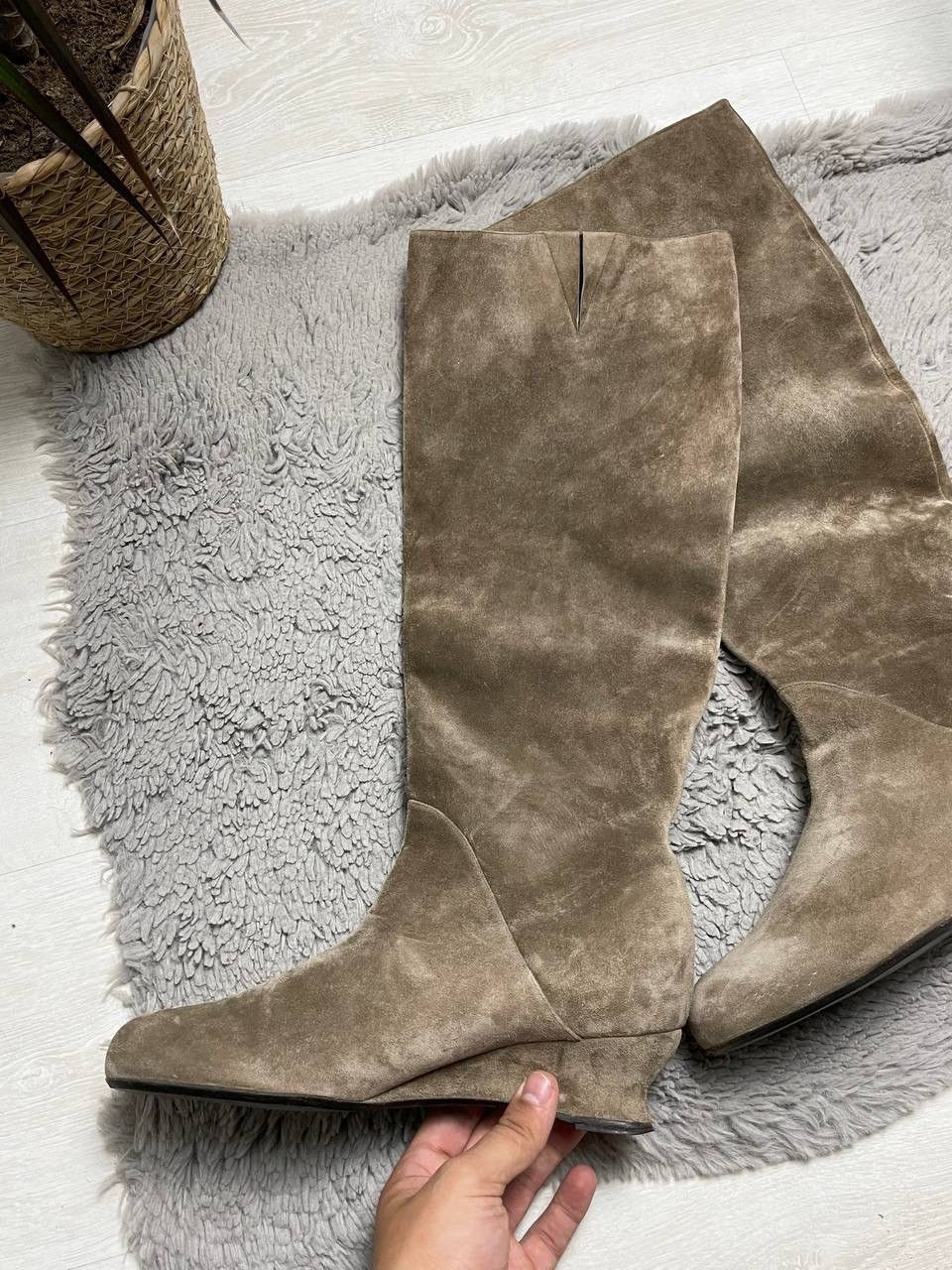 Bottega Veneta Bottega Veneta Knee Hight Suede Women’s Khaki Luxury Size US 9 / IT 39 - 3 Thumbnail