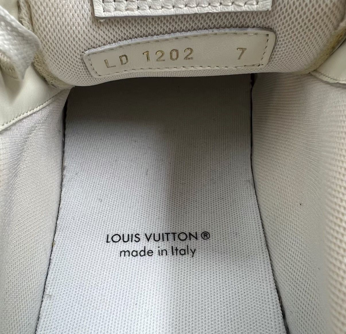 Louis Vuitton Louis Vuitton Trainer Sotheby's Damier Sneakers J41 Size US 8 / EU 41 - 5 Thumbnail