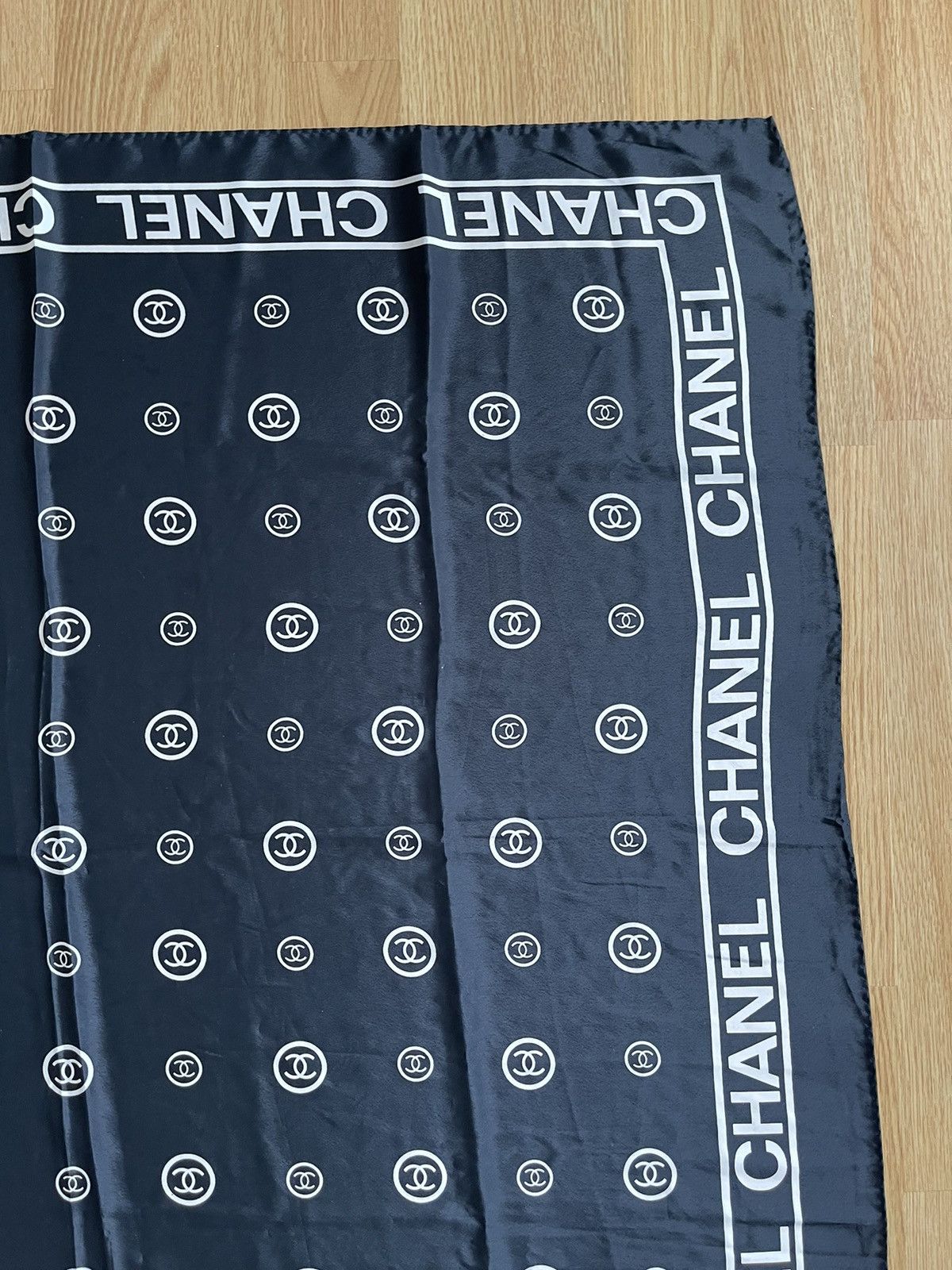 Chanel Scarf Chanel made in Italy monogram vintage luxury silk Size ONE SIZE - 4 Thumbnail