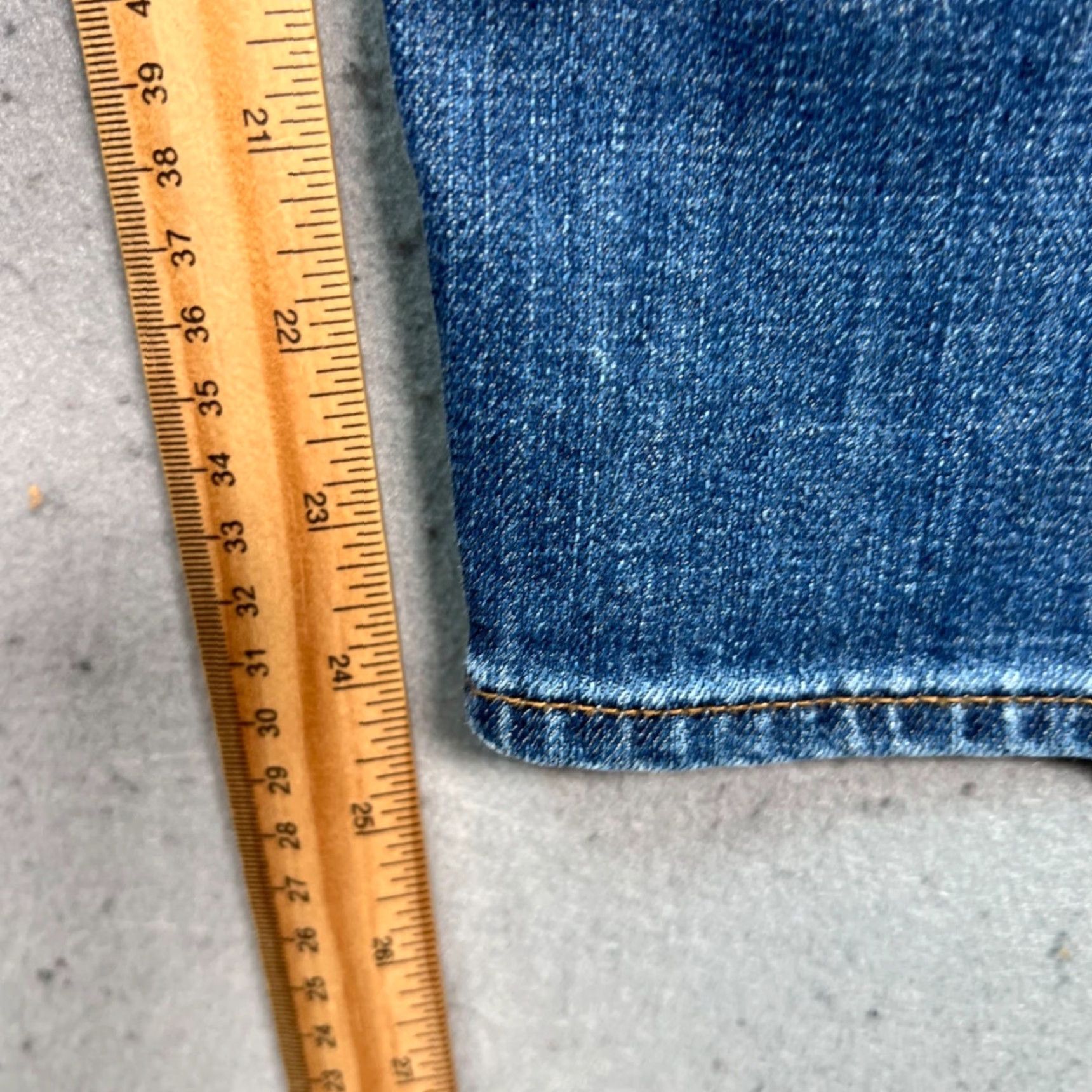 Uniqlo Uniqlo Womens Jeans 25 Slim Boyfriend Tapered Kaihara Denim Medium Wash blue 5-Pocket Mens Womens Girls Boys Size 42" / US 20 - 7 Thumbnail
