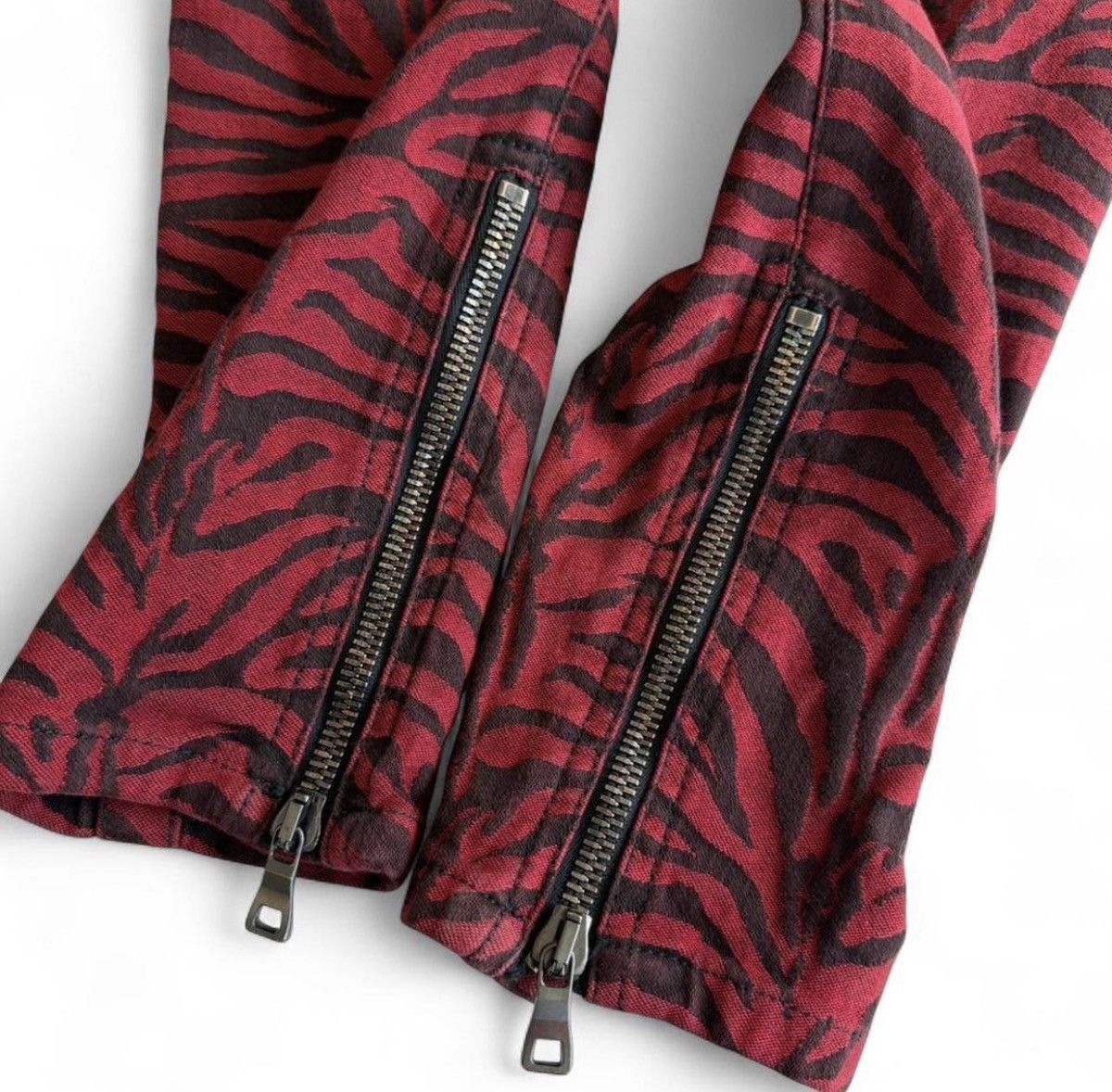 Balmain Balmain Decarnin Era Zebra Biker Jeans Red Size 40 Size 30" / US 8 / IT 44 - 5 Thumbnail