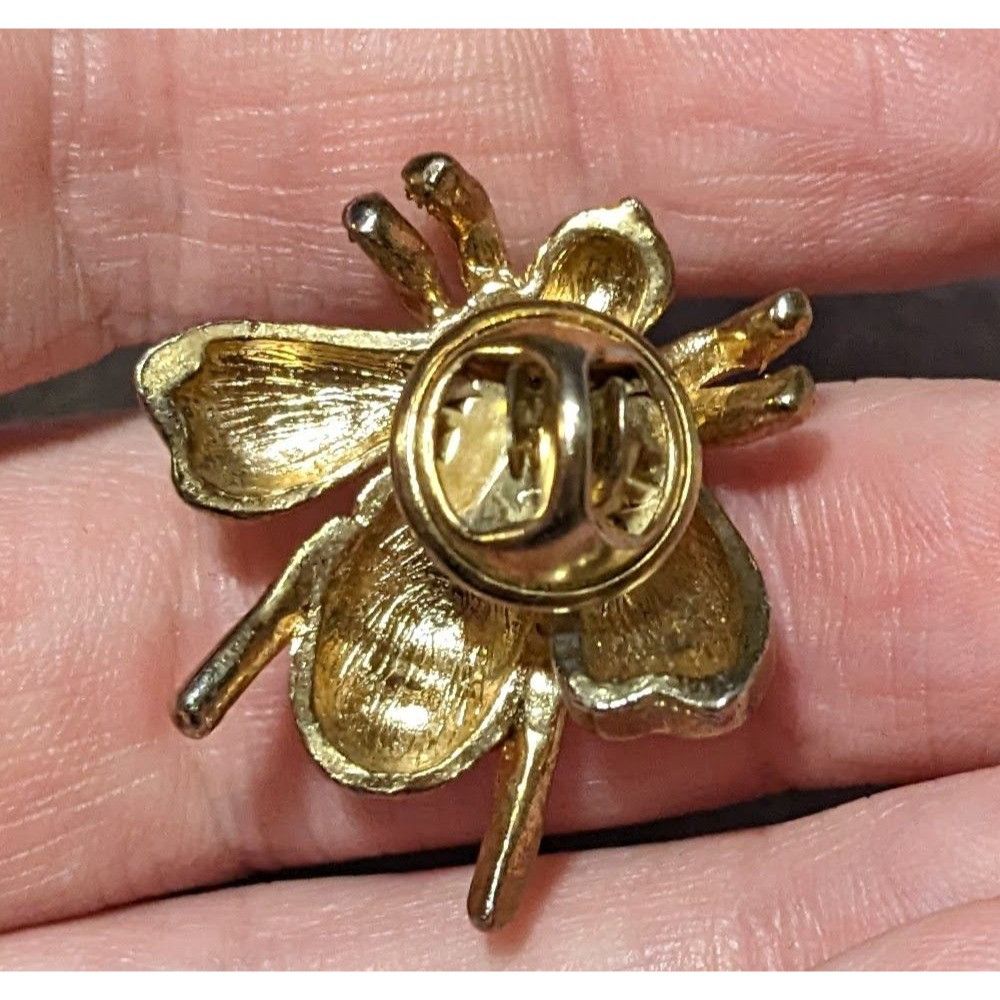 Other Vintage Gold Tone Rhinestone Bee Lapel Pin Size ONE SIZE - 5 Thumbnail