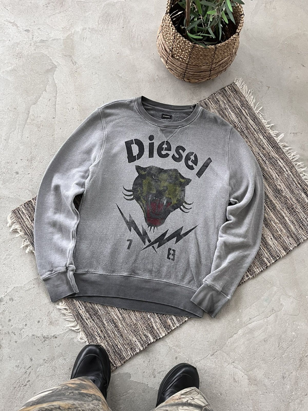 Diesel Vintage Diesel Grey Faded Big Logo Avantgarde Sweatshirt Y2K Size US L / EU 52-54 / 3 - 1 Thumbnail