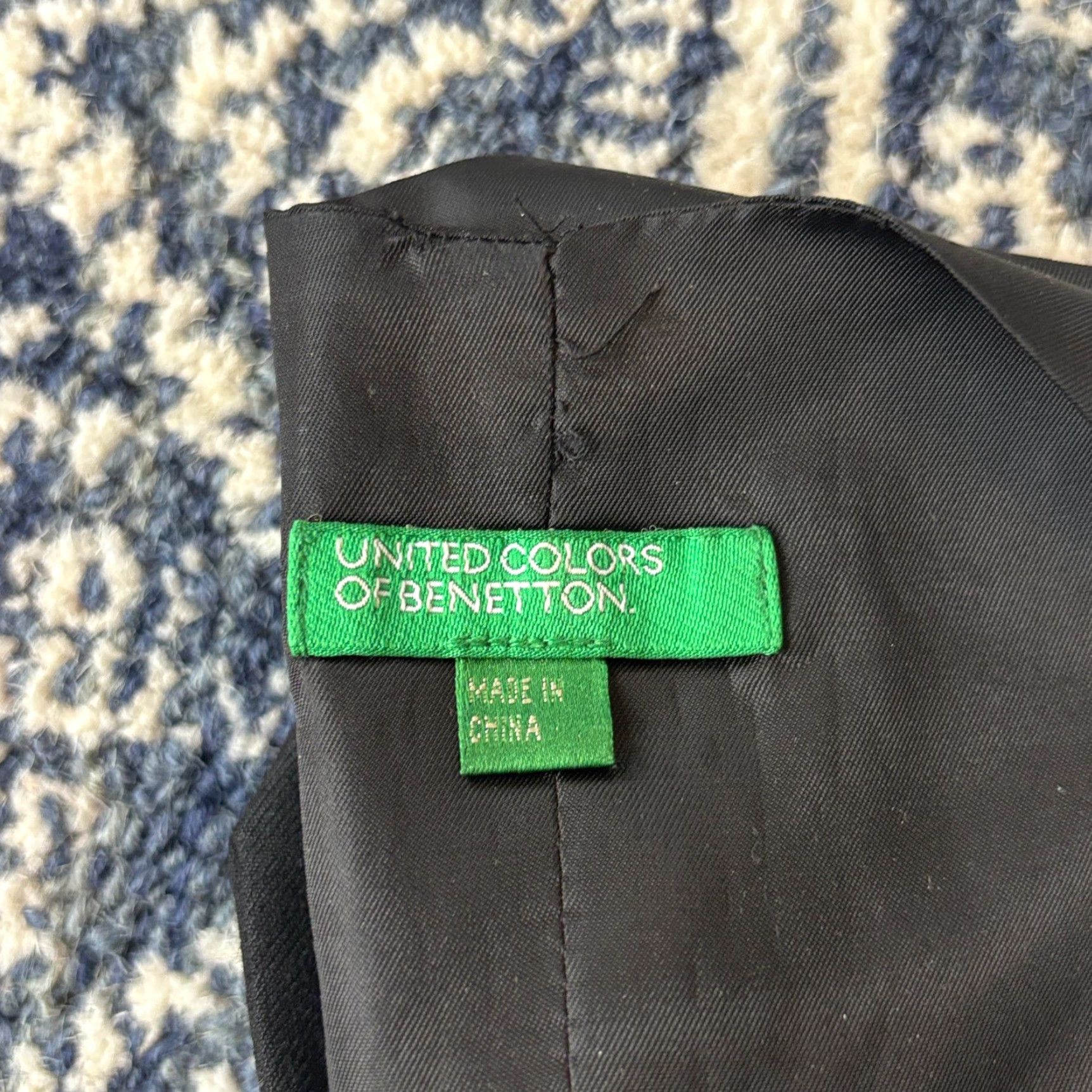 United Colors Of Benetton VEST United Colors of Benetton Mens US38 Black Wool V Neck 5 Button Vest Size US XXS / EU 40 - 2 Thumbnail