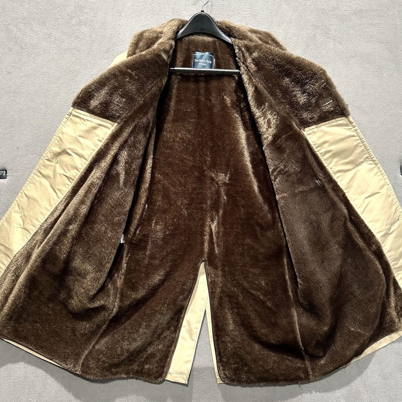 JCPenney VINTAGE JCPenney The Men's Store Trench Coat Mens 40L Khaki Tan Faux Fur Lined 80s Size US XXS / EU 40 - 3 Thumbnail