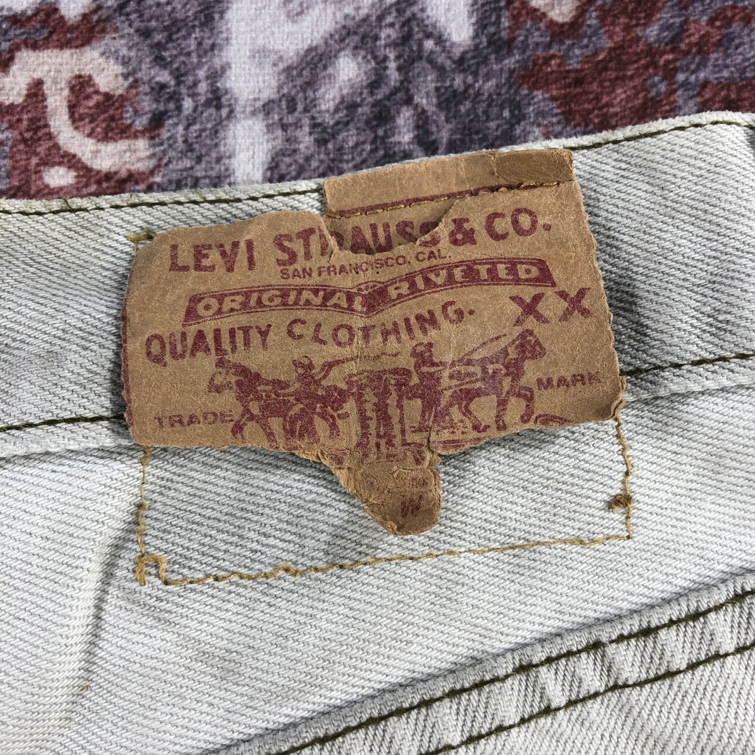 Levi's Vintage 90s Light Wash Levis 501 Jeans-JM2685 Size US 35 - 6 Thumbnail
