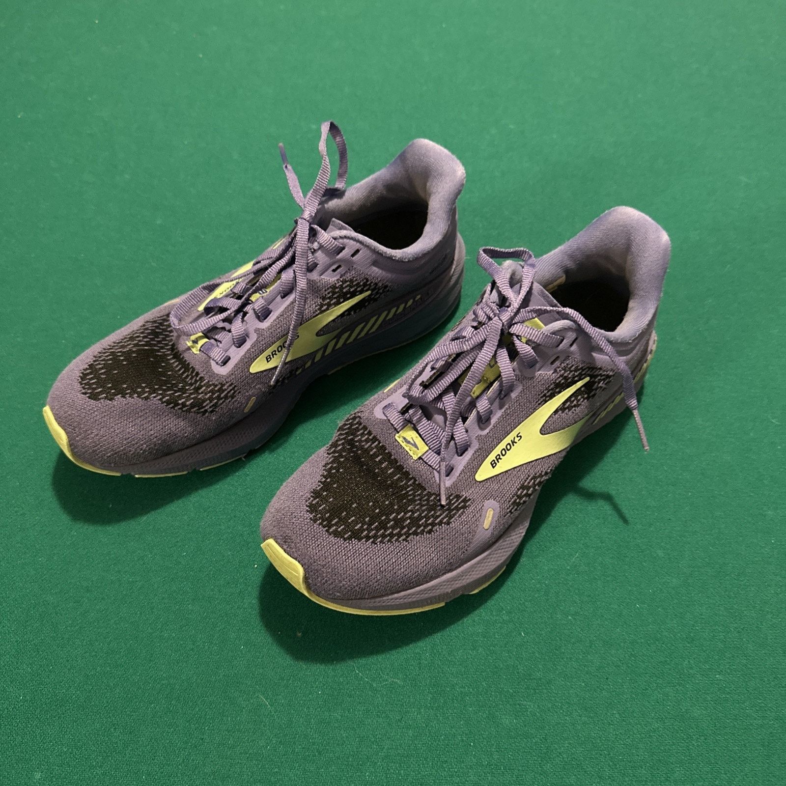 Brooks Brooks Women’s Launch GTS 9 1203741B525 Sneakers Size 6.5B Size US 6.5 / IT 36.5 - 1 Thumbnail