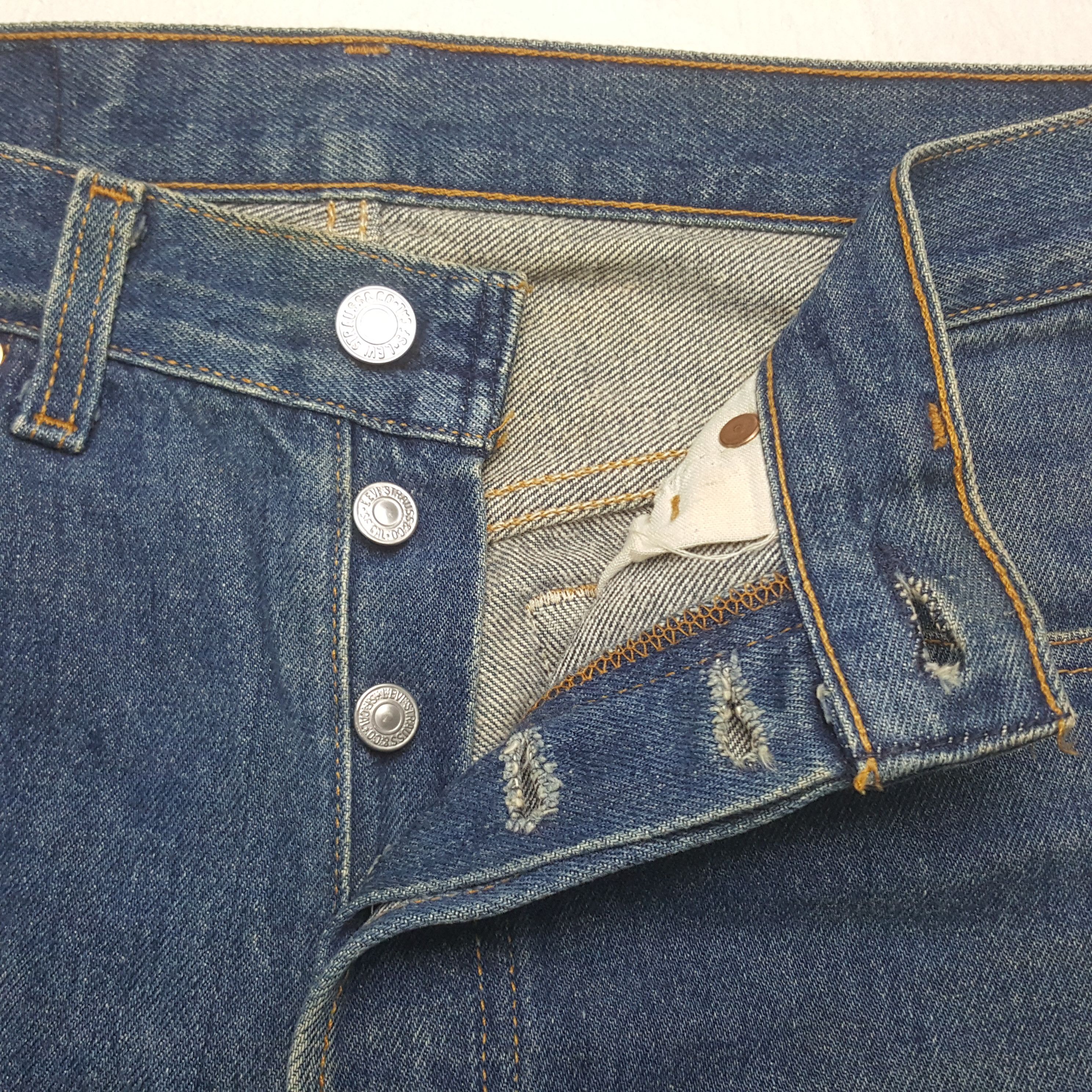 Levi's Vintage Clothing Vintage Levi’s 501 USA Denim Jeans Size US 29 - 12 Thumbnail