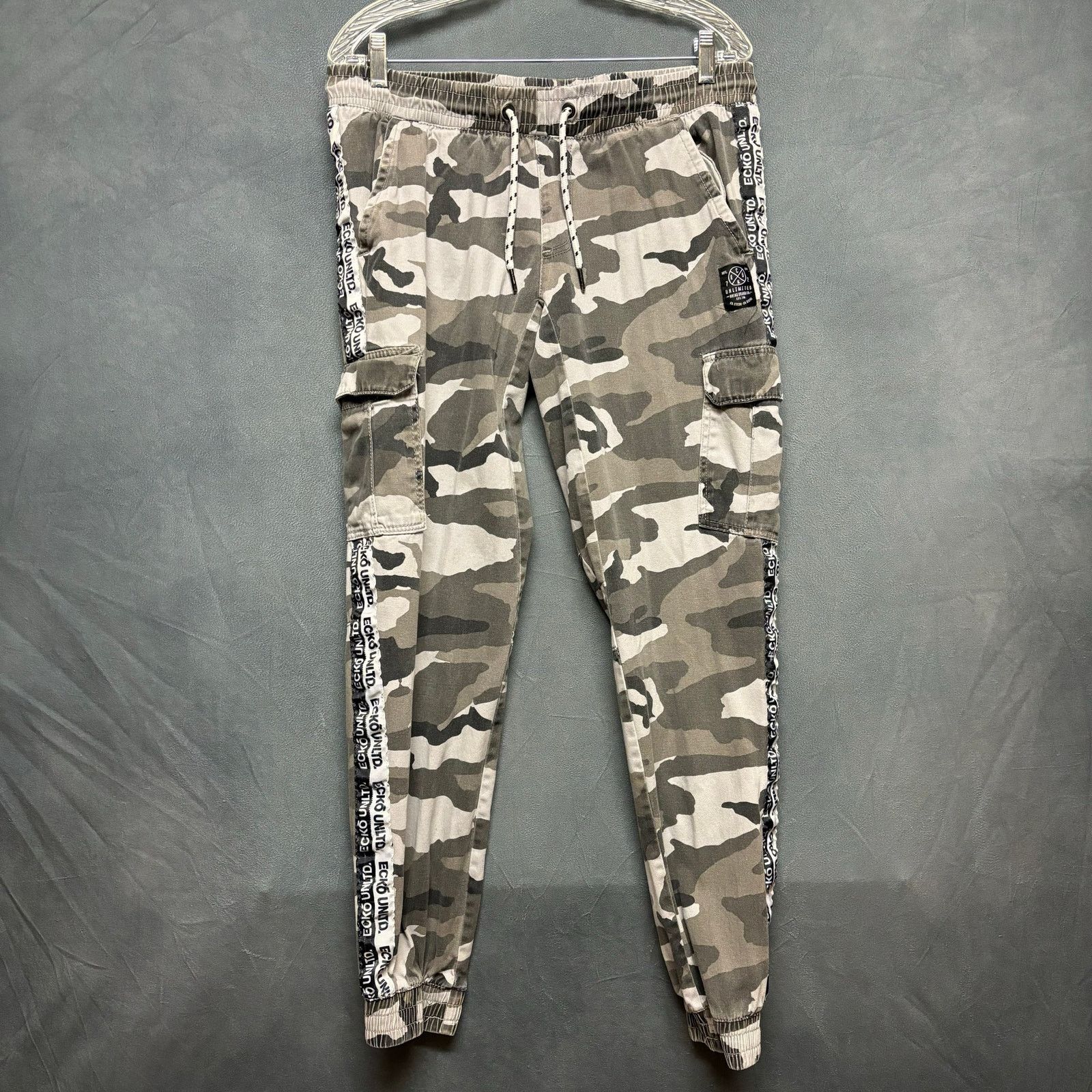 Ecko Unltd. Vintage Ecko Unltd Joggers Army Camo Cargo Men Medium Size US 34 / EU 50 - 1 Thumbnail