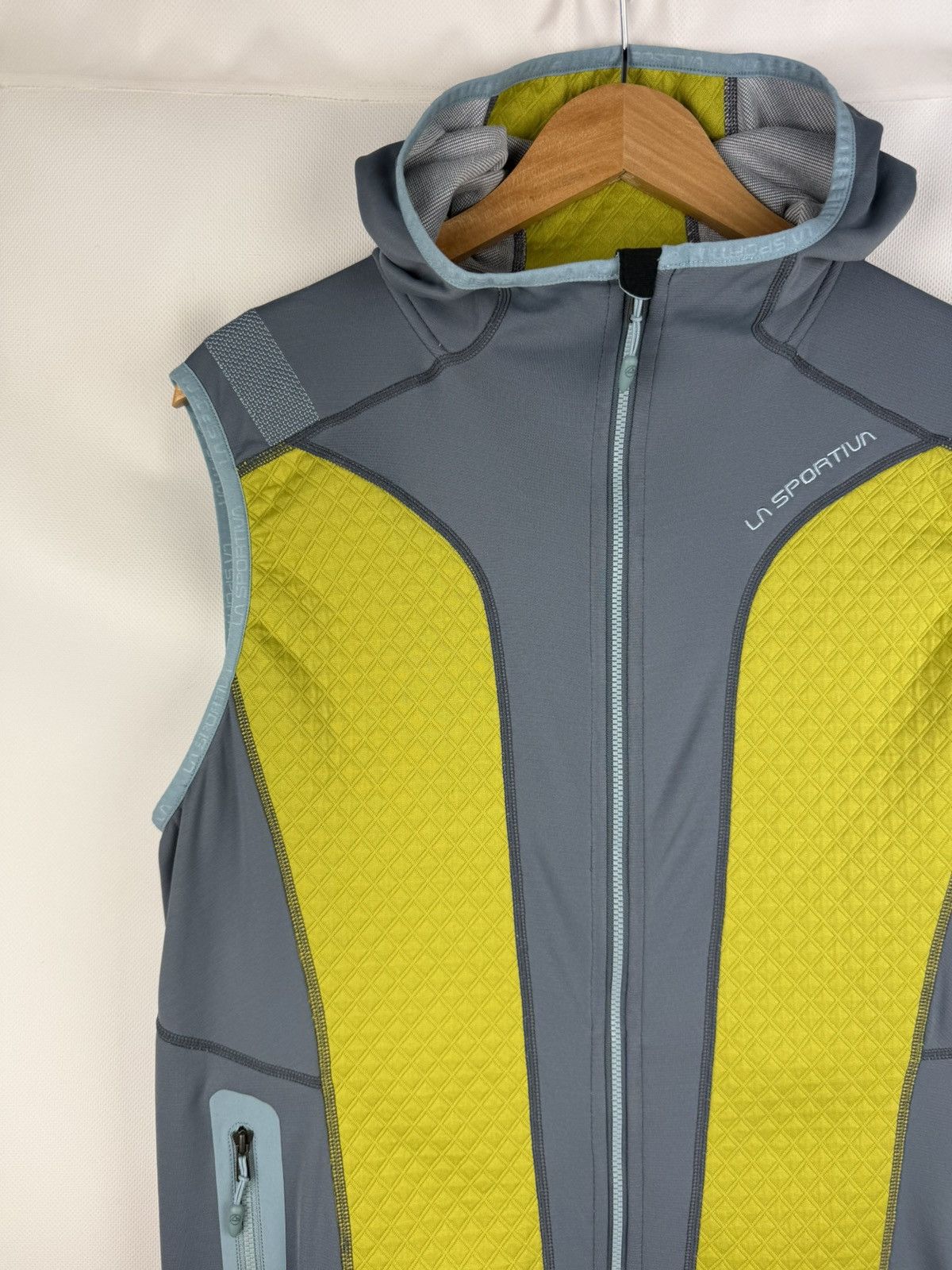 La Sportiva La Sportiva AW1718 Outdoor Hooded Dimension Vest Waistcoat Size US M / EU 48-50 / 2 - 4 Thumbnail