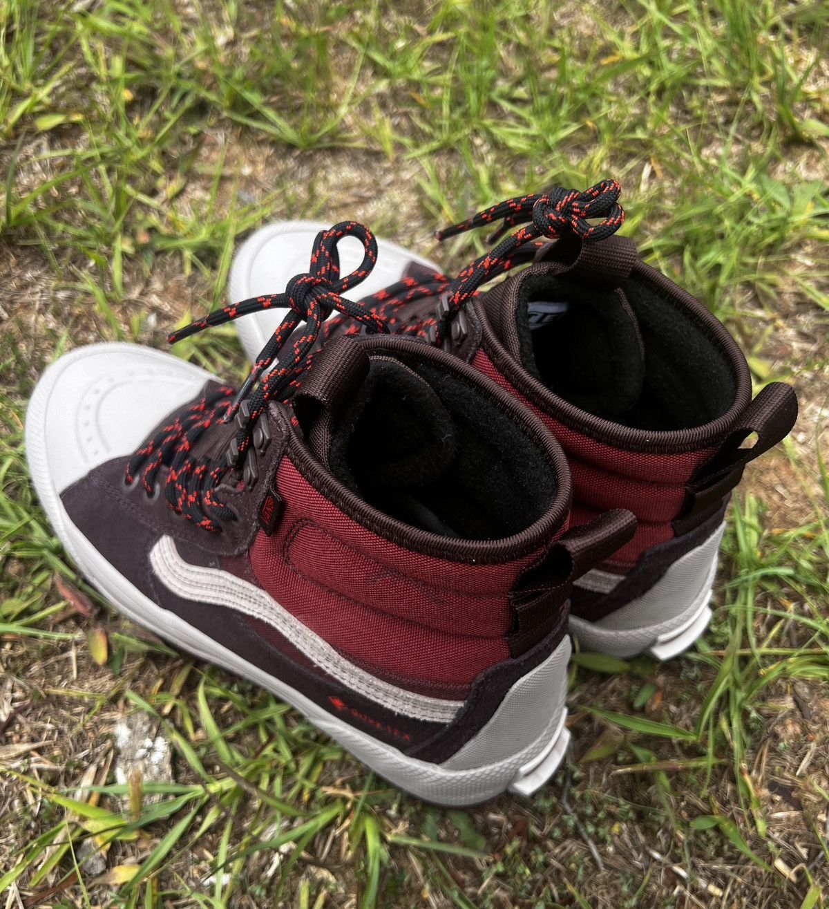 Vans CLEAN Vans size 7.5 Mens Sk8 Hi MTE 3 GoreTex Shoes Red Size US 7.5 / EU 40-41 - 6 Thumbnail