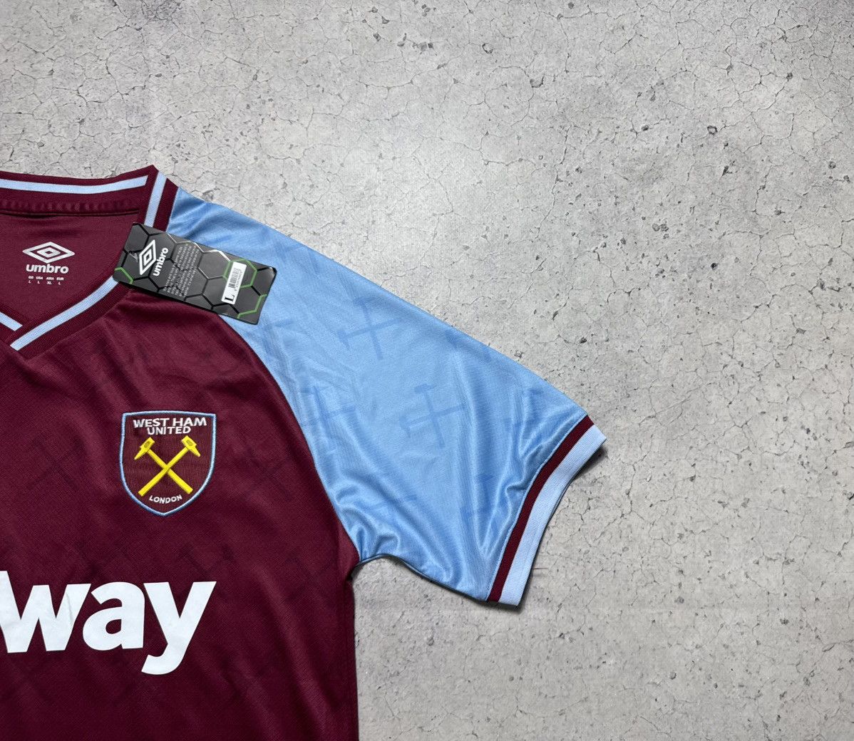 Umbro Umbro FC West Ham United 2023/2024 Soccer Jersey New Size US L / EU 52-54 / 3 - 3 Thumbnail