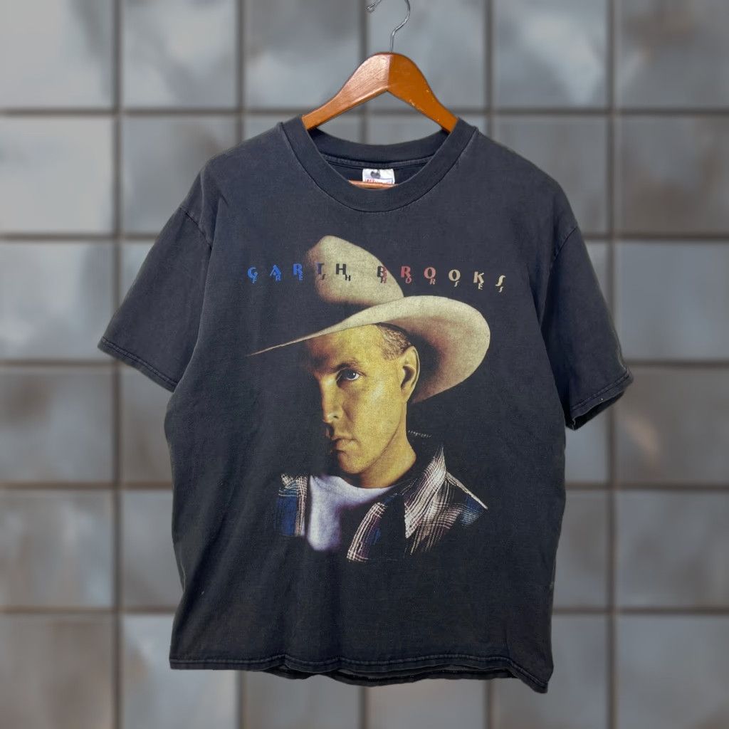 Brooks VINTAGE Garth Brooks Tour T Shirt 90s Large Black Cotton Crew Neck Short Sleeve Pockets Logo Size US L / EU 52-54 / 3 - 1 Thumbnail