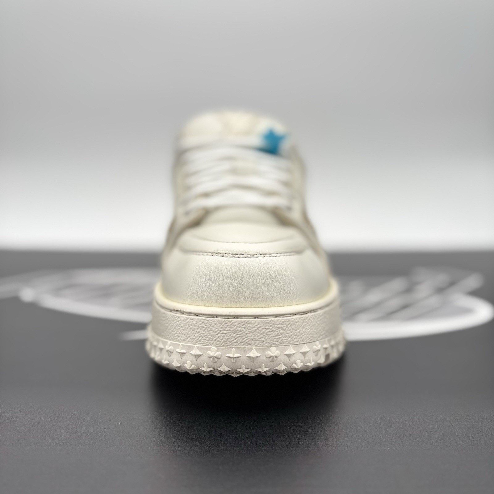 Louis Vuitton Louis Vuitton Maxi Trainer ' White ' | GREAT CONDITION! Size US 9.5 / EU 42-43 - 16 Thumbnail