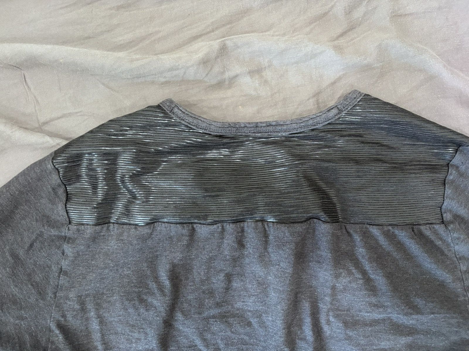 Guess Vintage Guess, Quarter Button Size US S / EU 44-46 / 1 - 5 Thumbnail