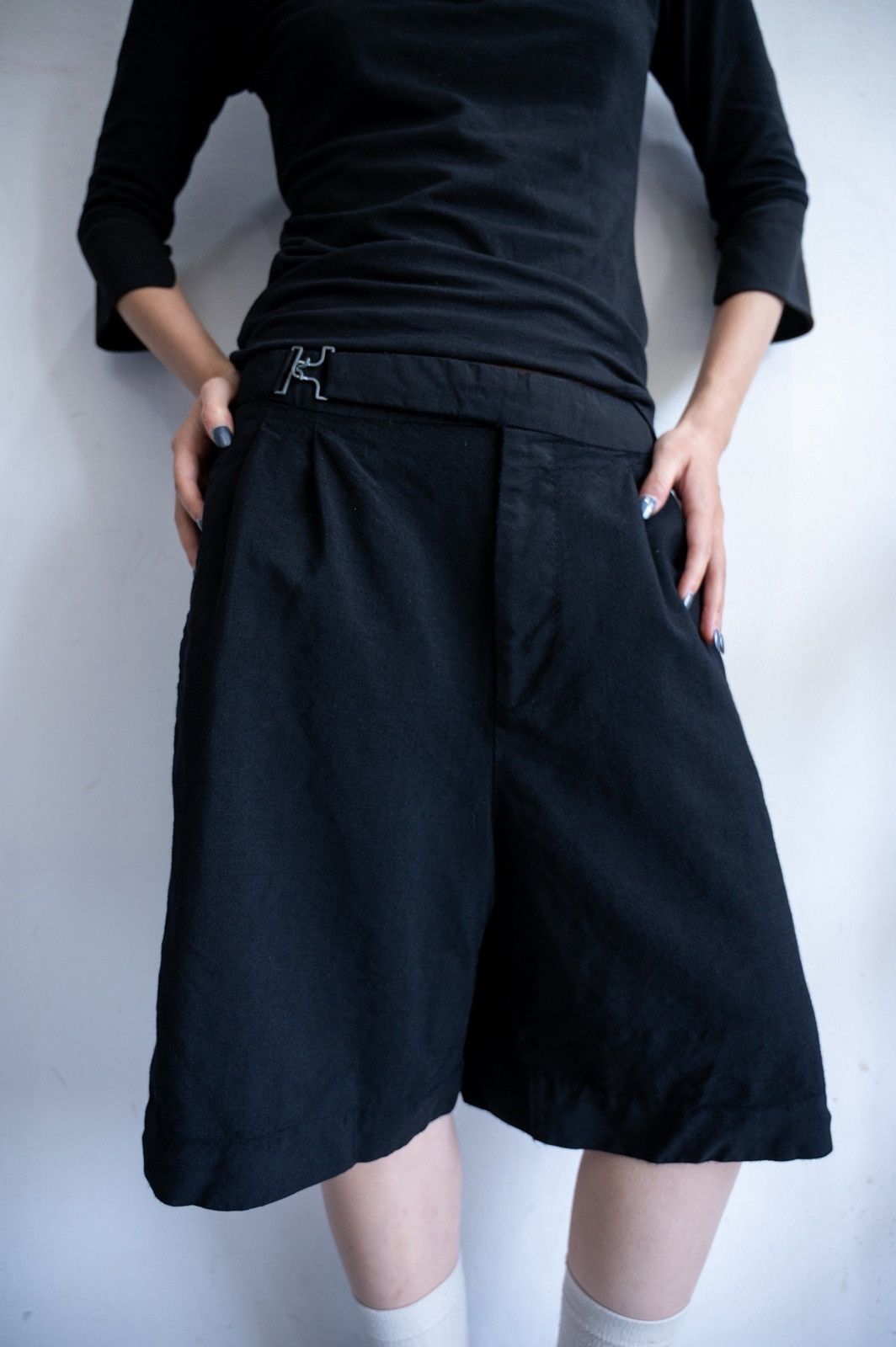 Balenciaga Balenciaga by Demna Gvasalia wide-leg wool shorts Size US 30 / EU 46 - 1 Thumbnail